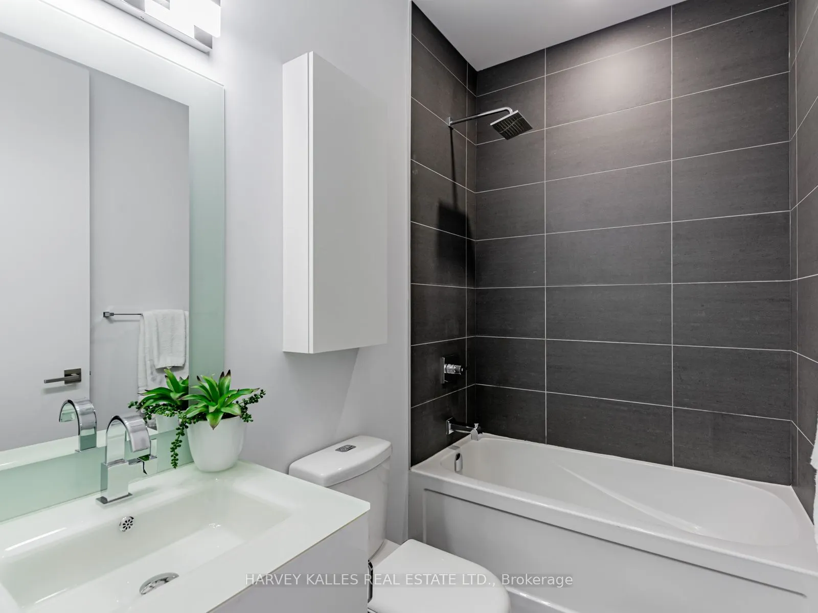 111 St Clair Avenue W, #419
