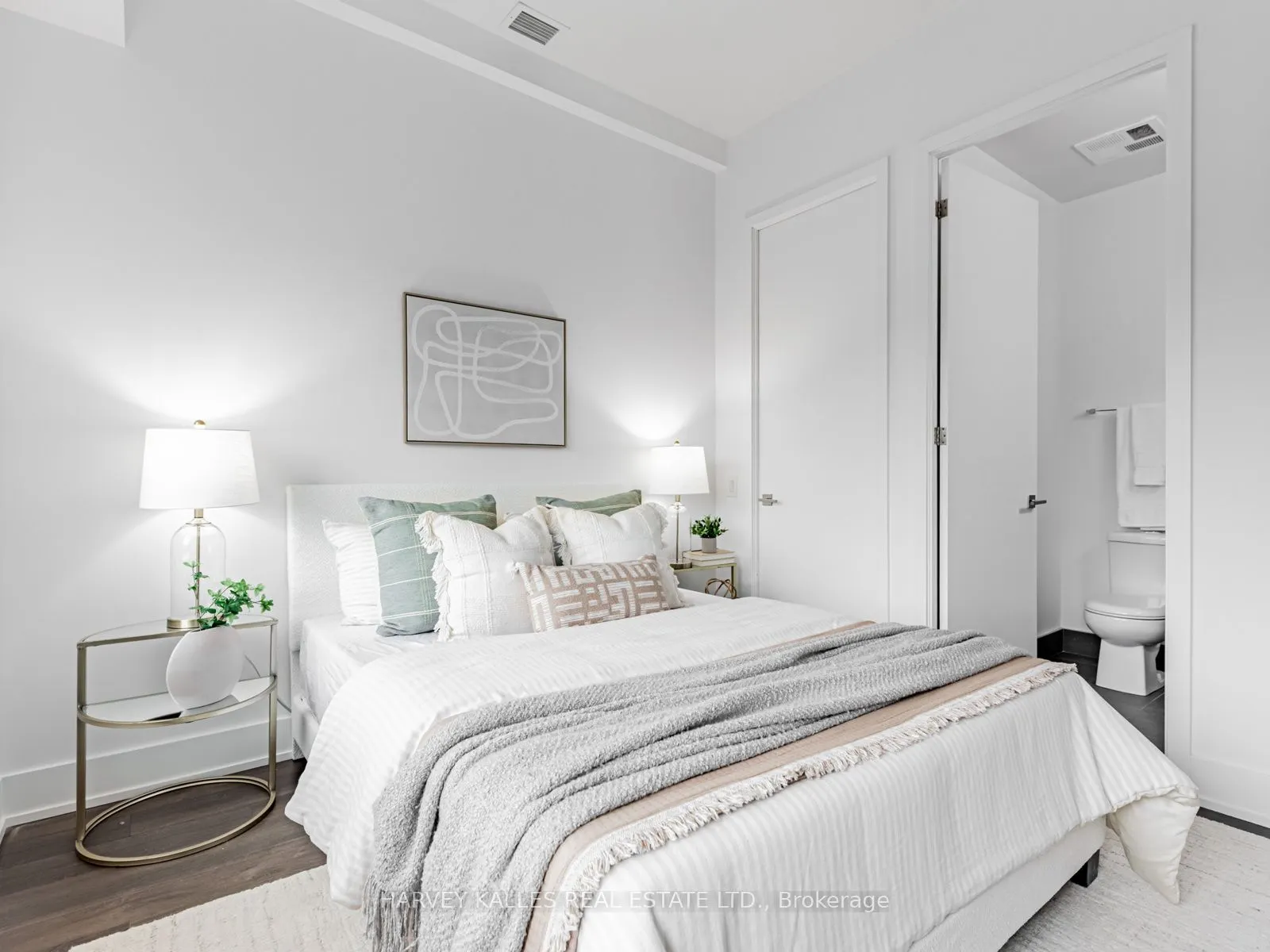 111 St Clair Avenue W, #419