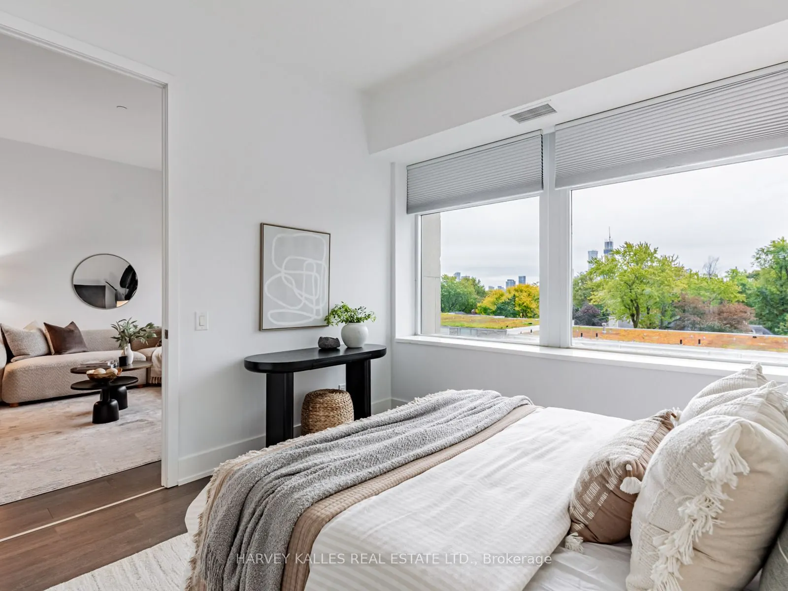 111 St Clair Avenue W, #419