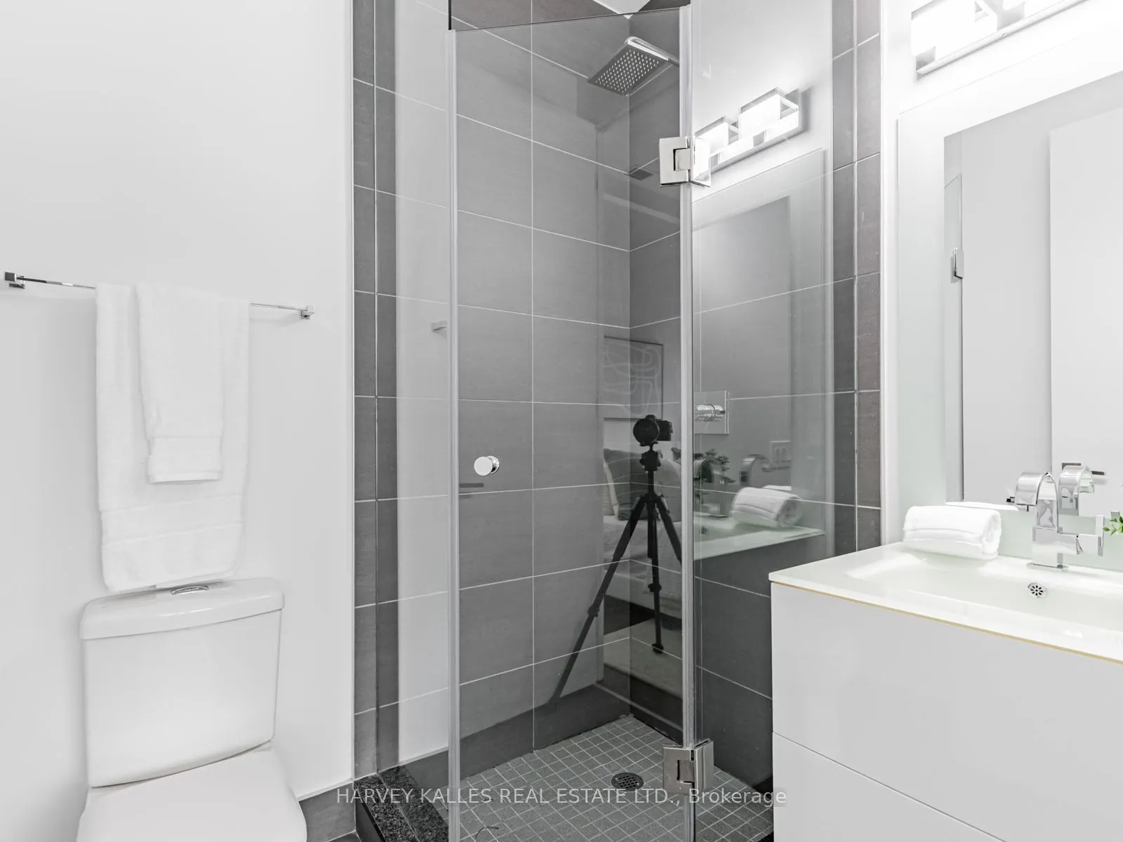 111 St Clair Avenue W, #419