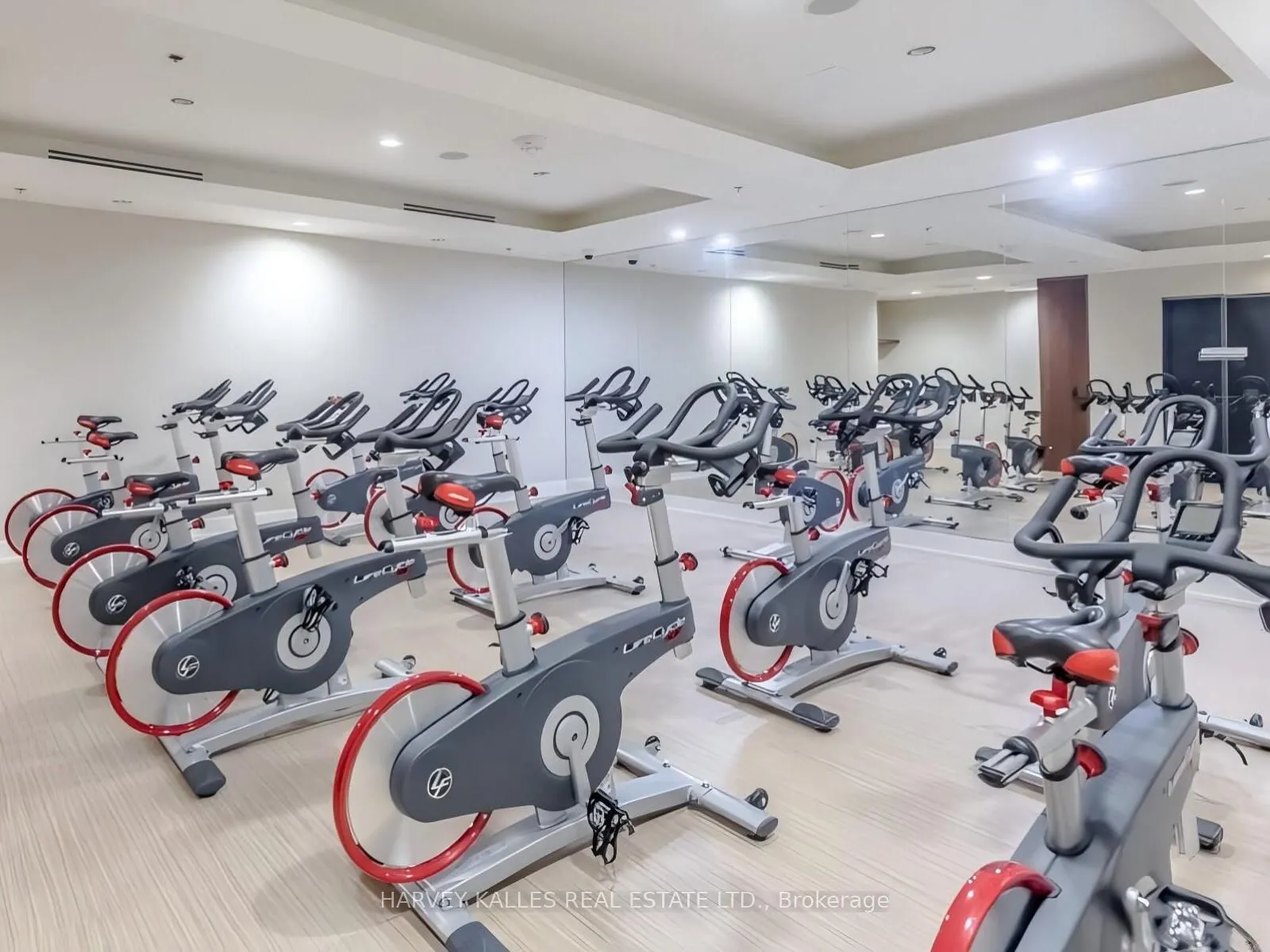 111 St Clair Avenue W, #419