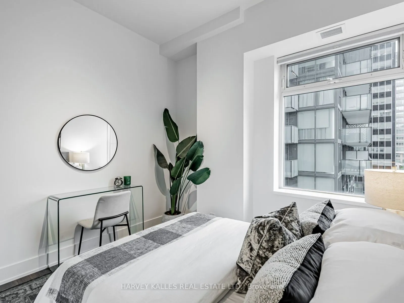 111 St Clair Avenue W, #419