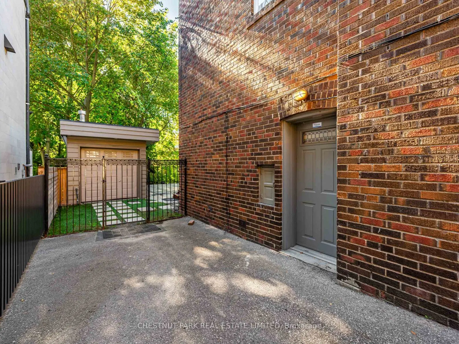 21 Cortleigh Boulevard