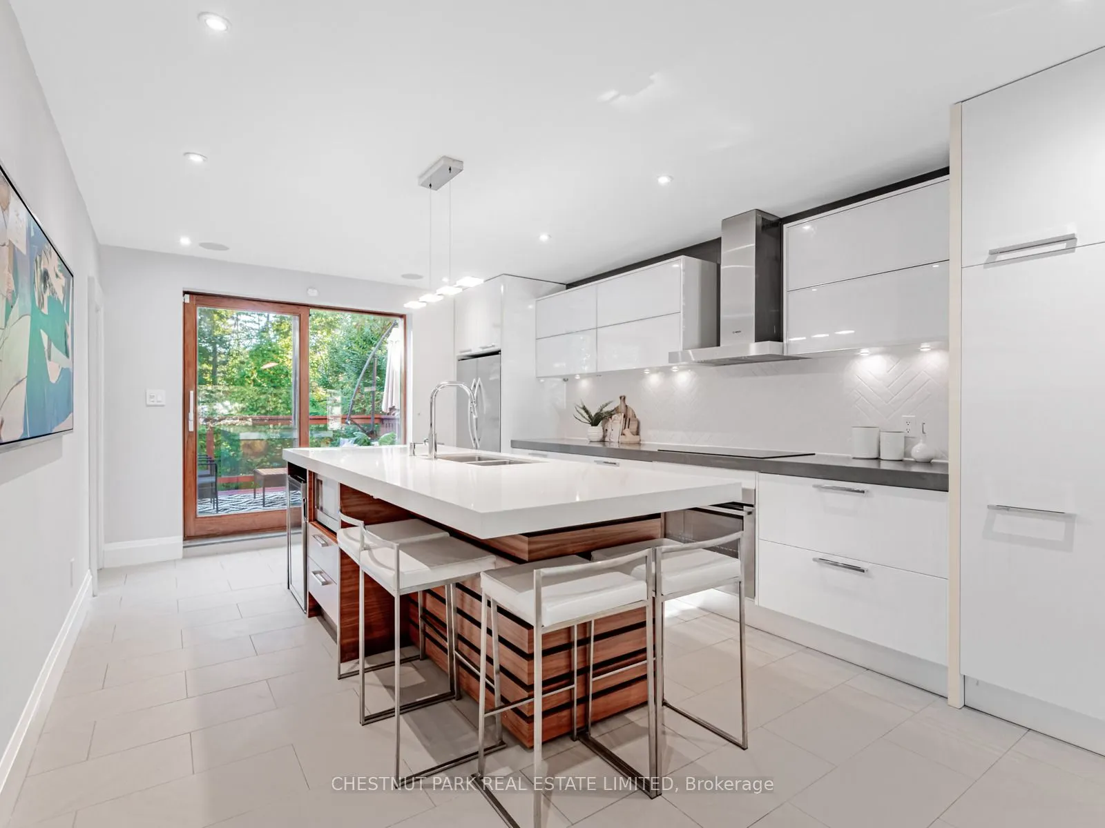 21 Cortleigh Boulevard