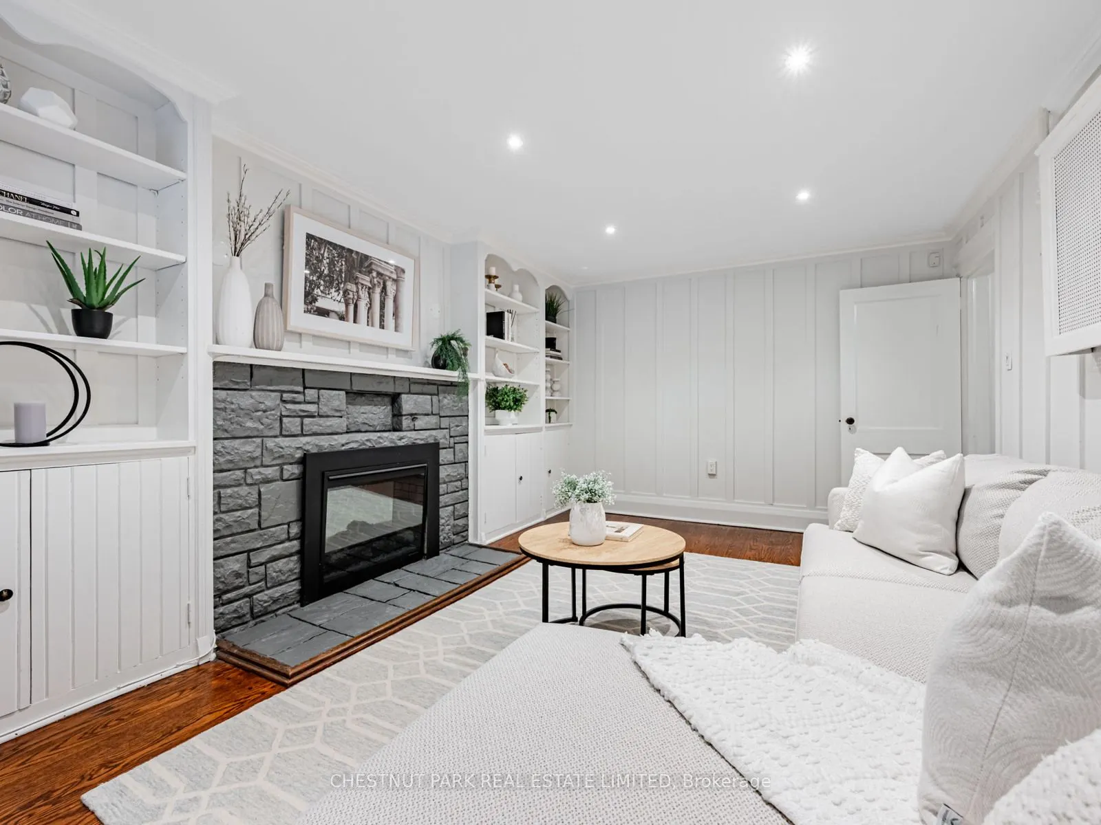 21 Cortleigh Boulevard
