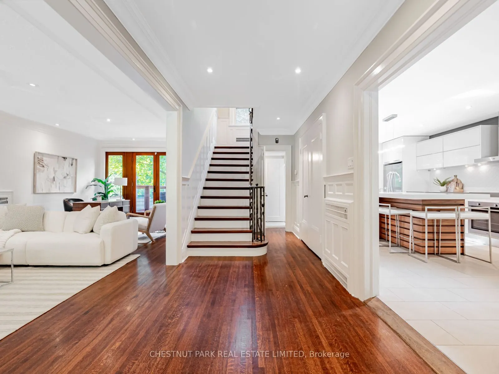 21 Cortleigh Boulevard