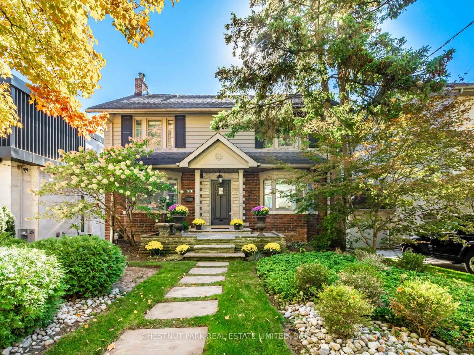 21 Cortleigh Boulevard