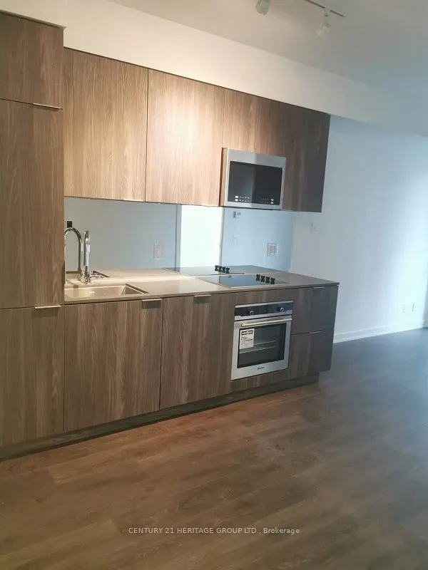 609 Avenue Road, #501