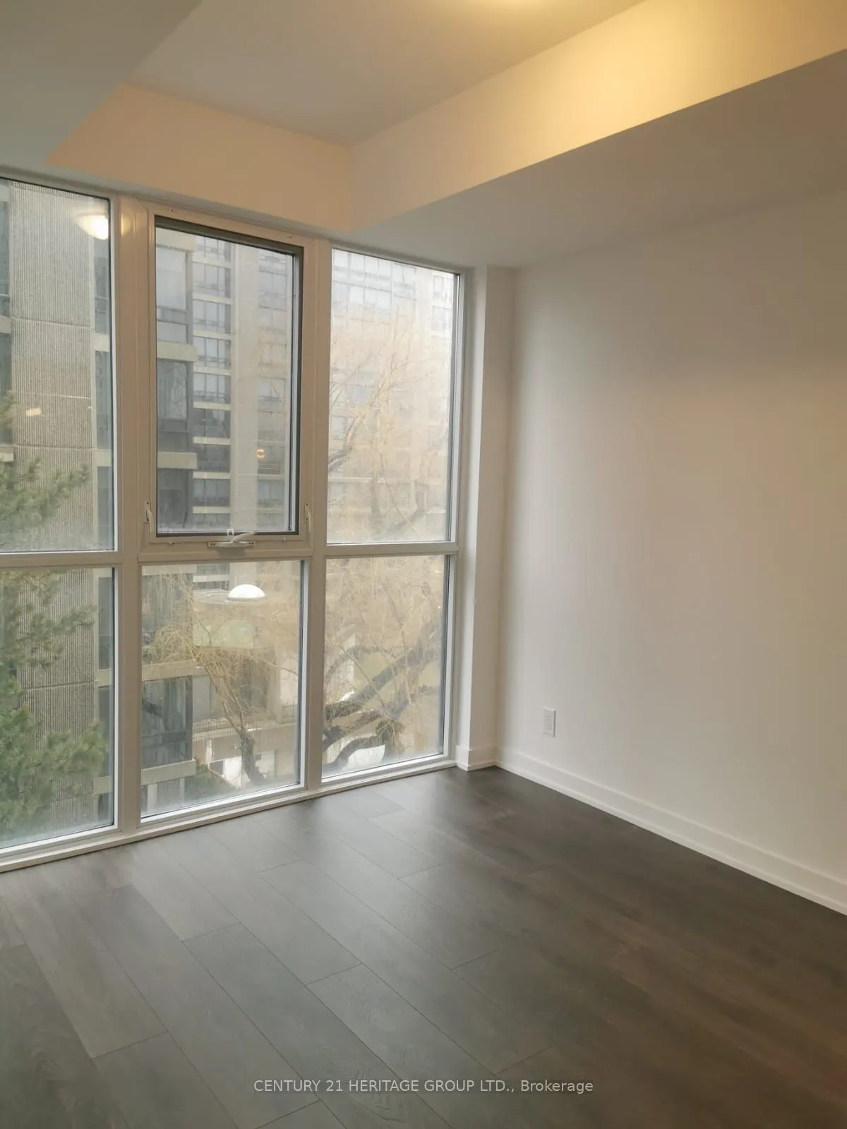 609 Avenue Road, #501