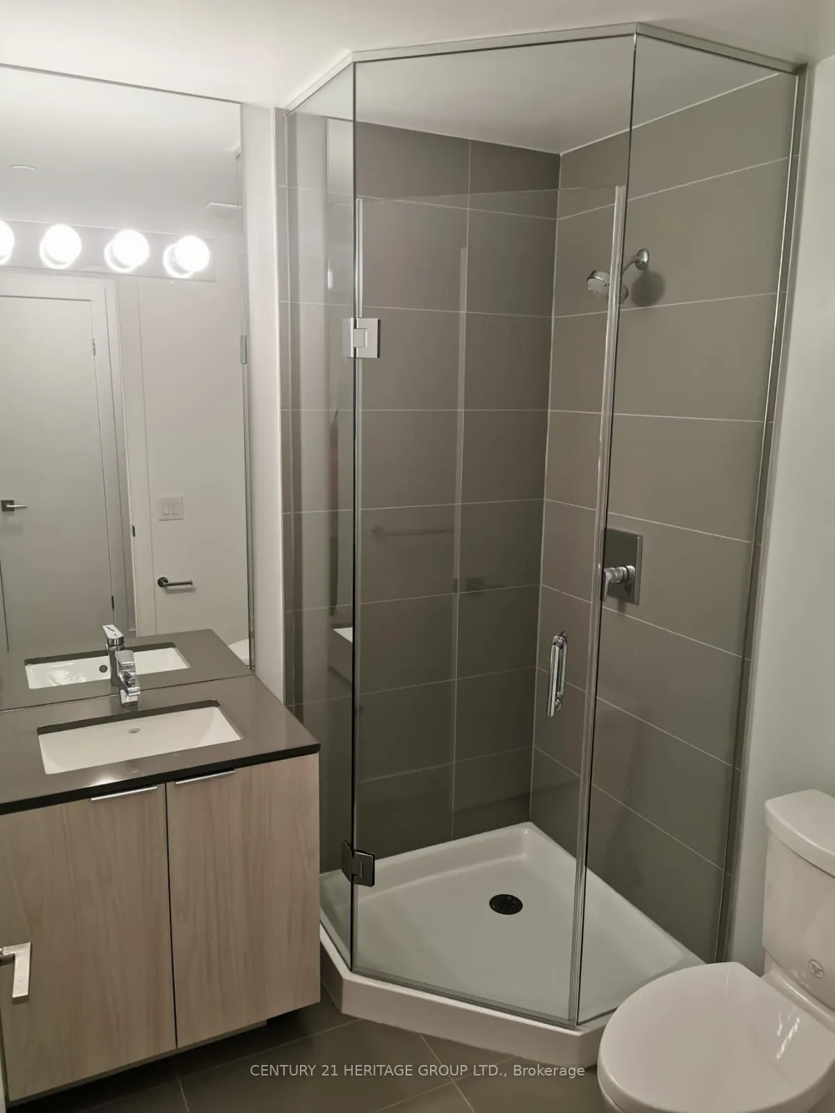 609 Avenue Road, #501