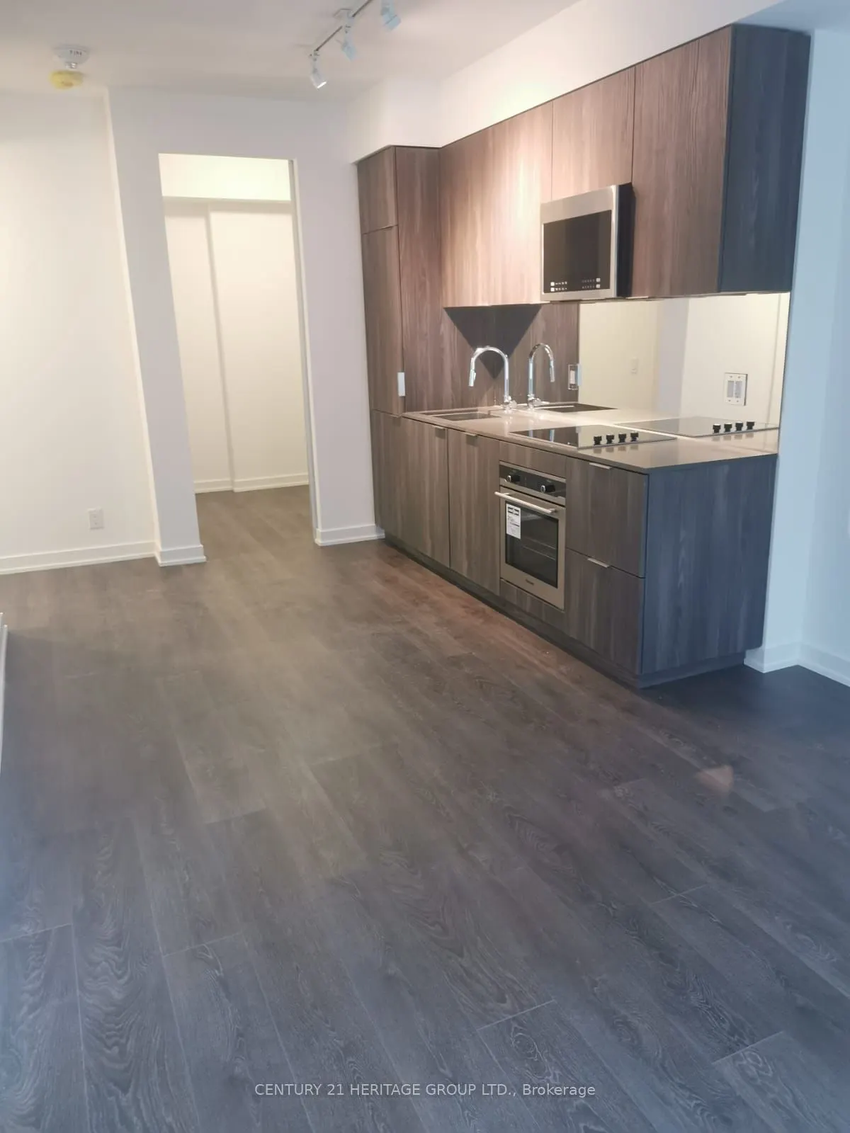 609 Avenue Road, #501