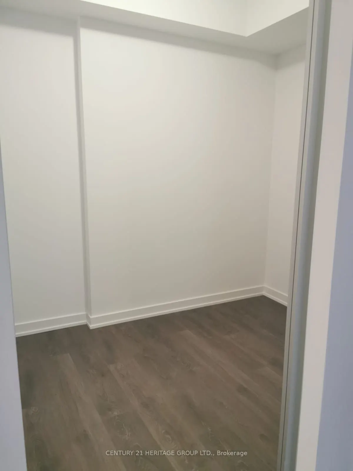 609 Avenue Road, #501