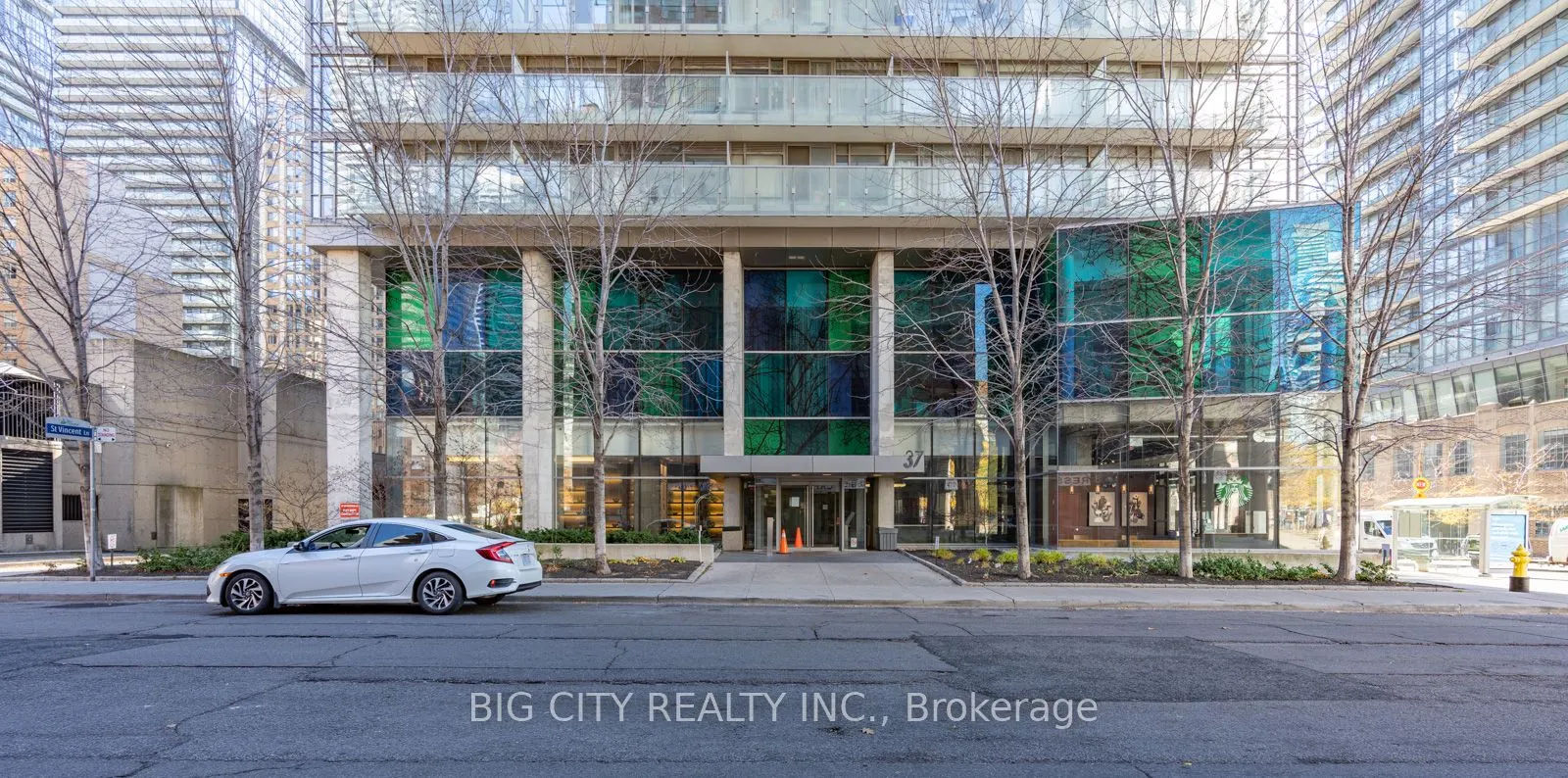 37 Grosvenor Street, #1602