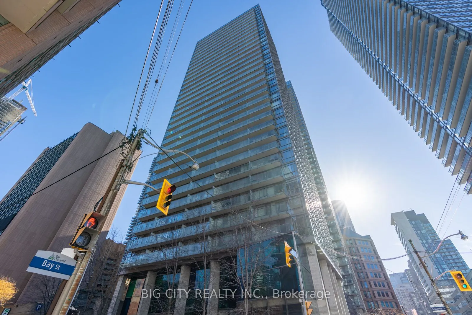 37 Grosvenor Street, #1602