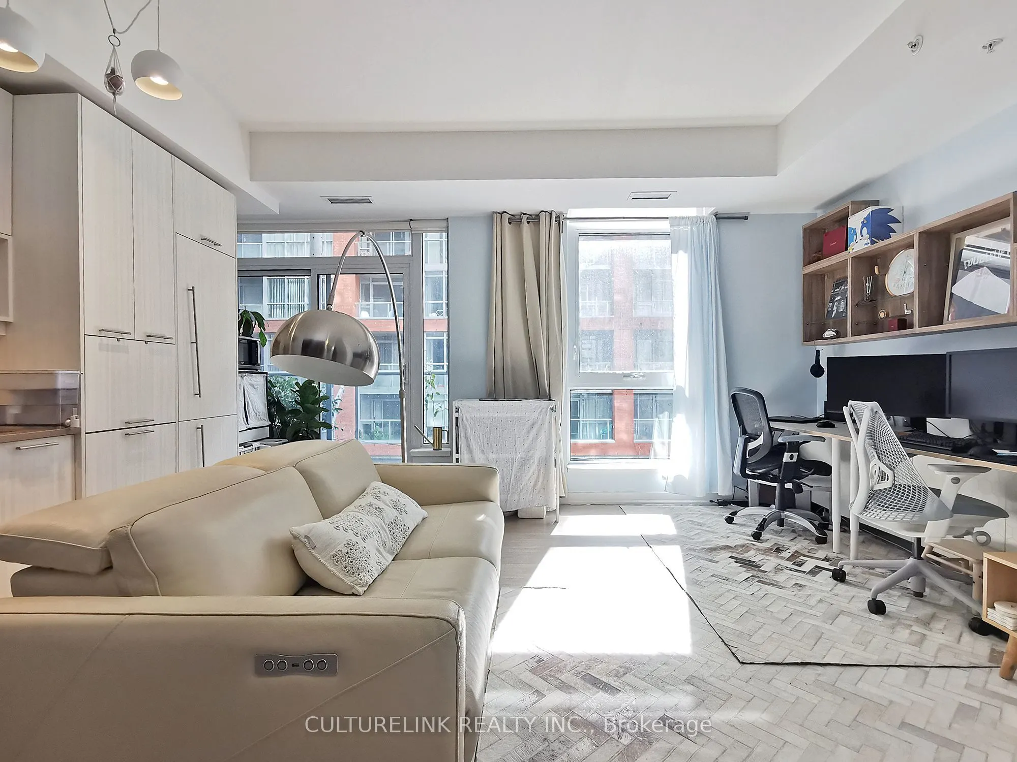 30 Nelson Street, #225