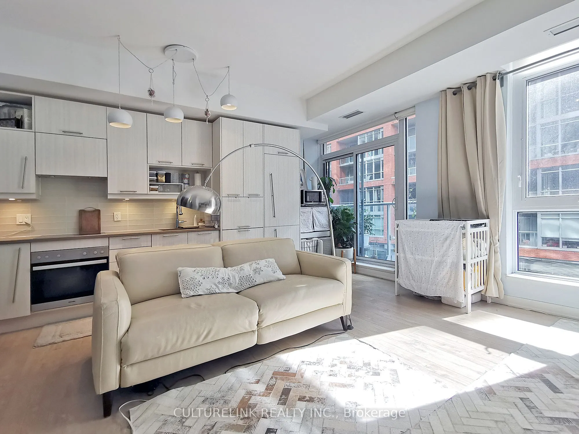 30 Nelson Street, #225