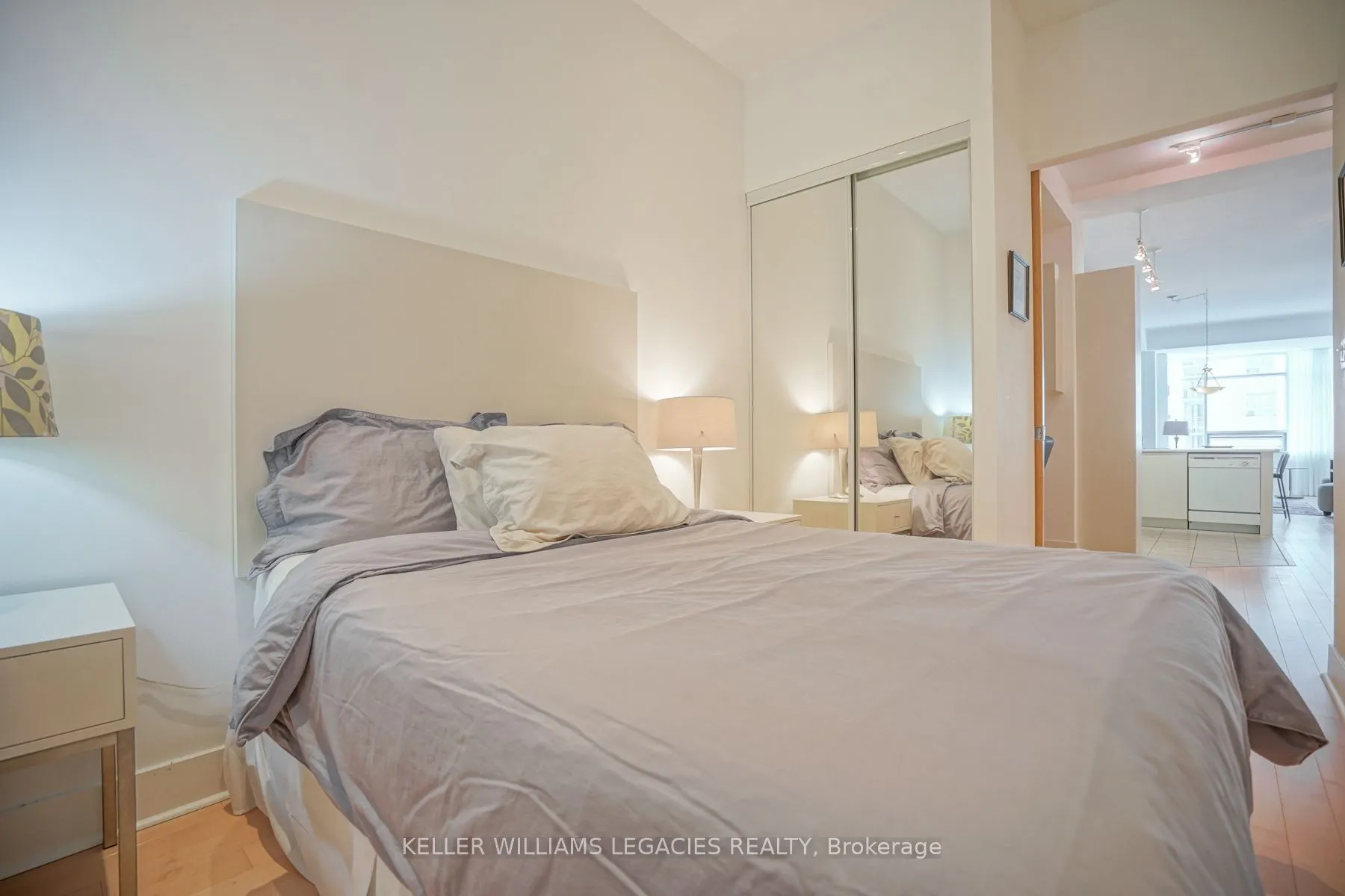 562 Eglinton Avenue E, #302