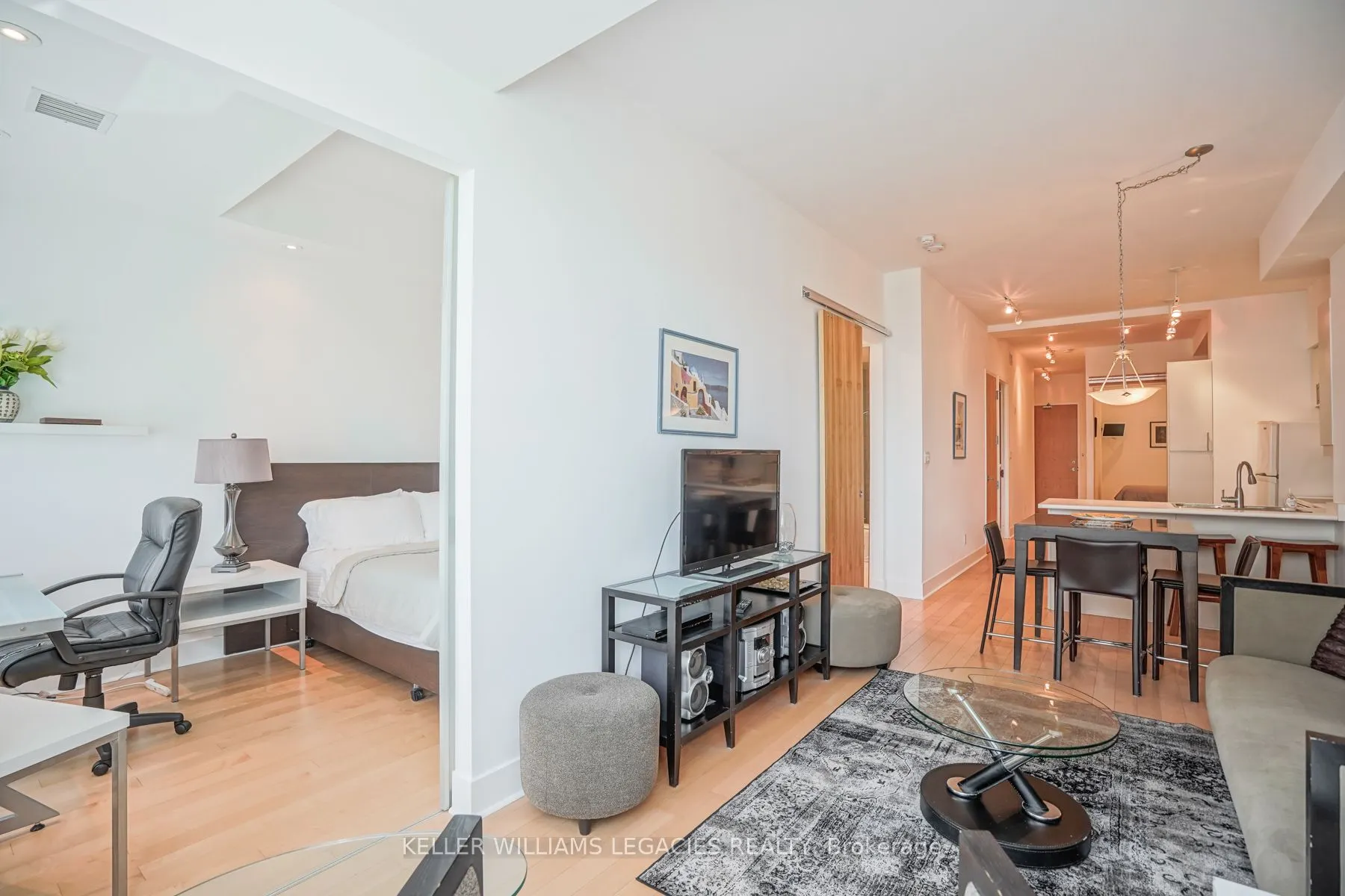562 Eglinton Avenue E, #302