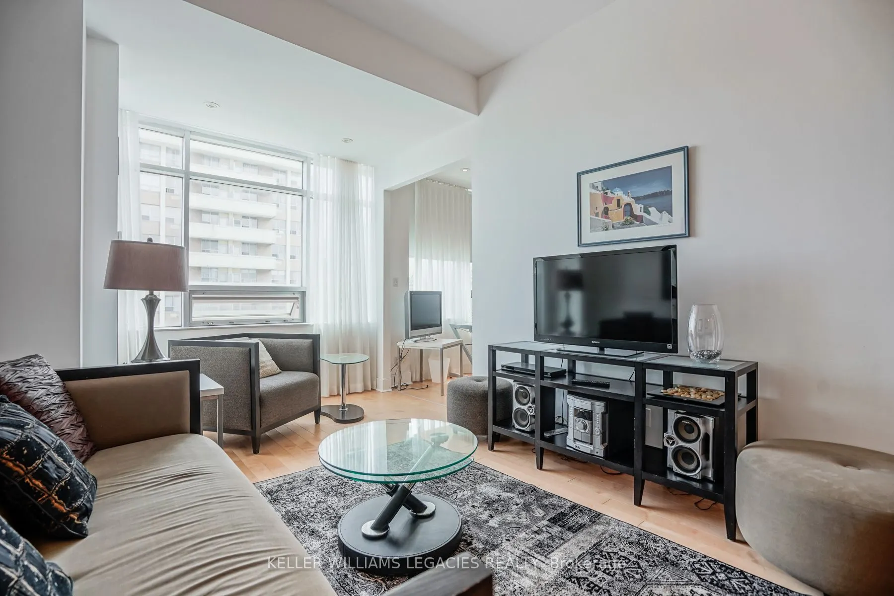 562 Eglinton Avenue E, #302