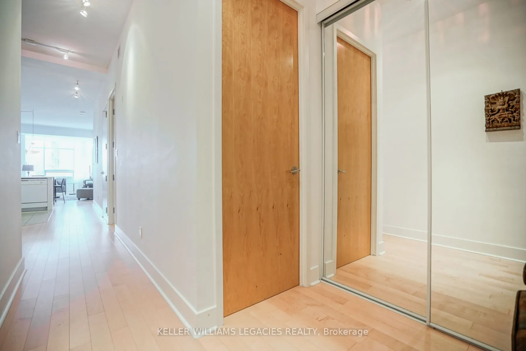 562 Eglinton Avenue E, #302