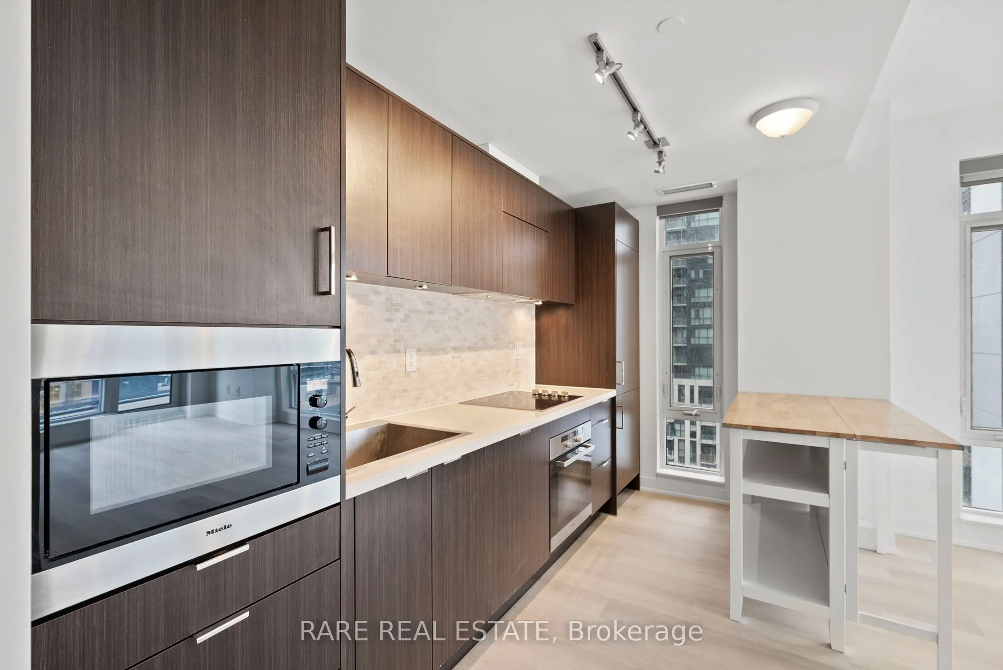 21 Widmer Street, #1602