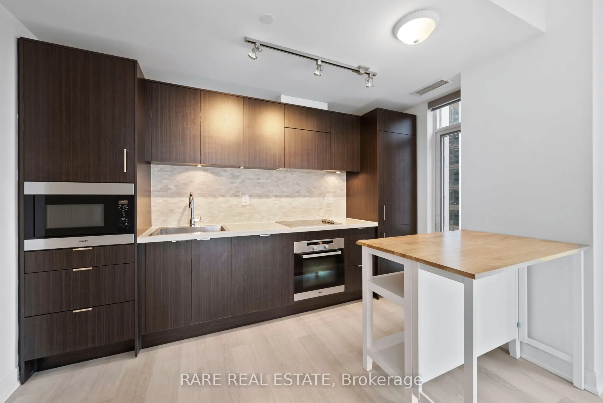 21 Widmer Street, #1602
