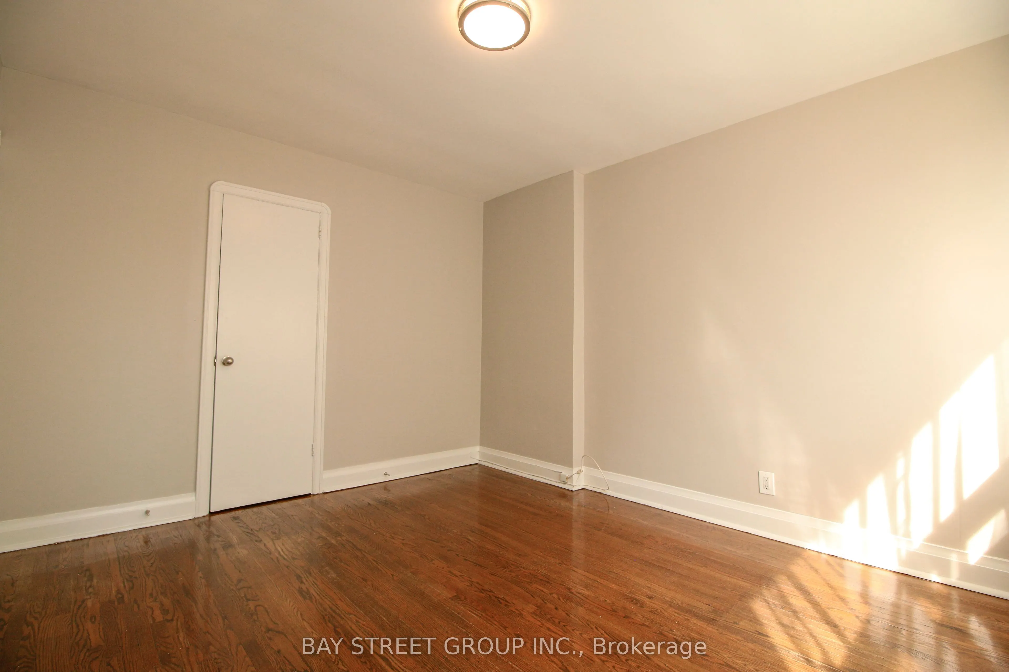 946 Eglinton Avenue E