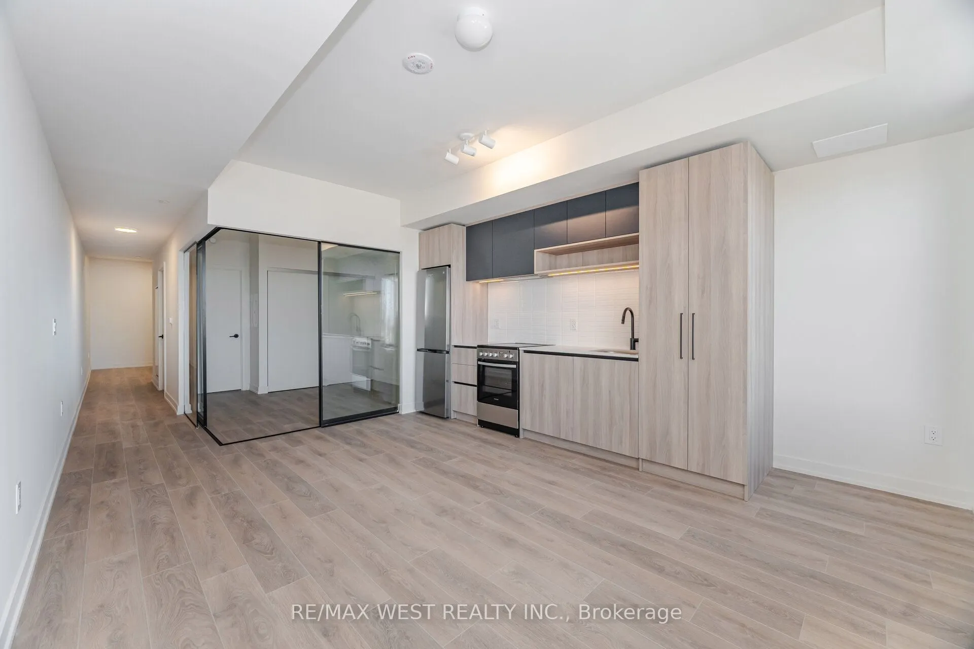 181 Sterling Road, #1113