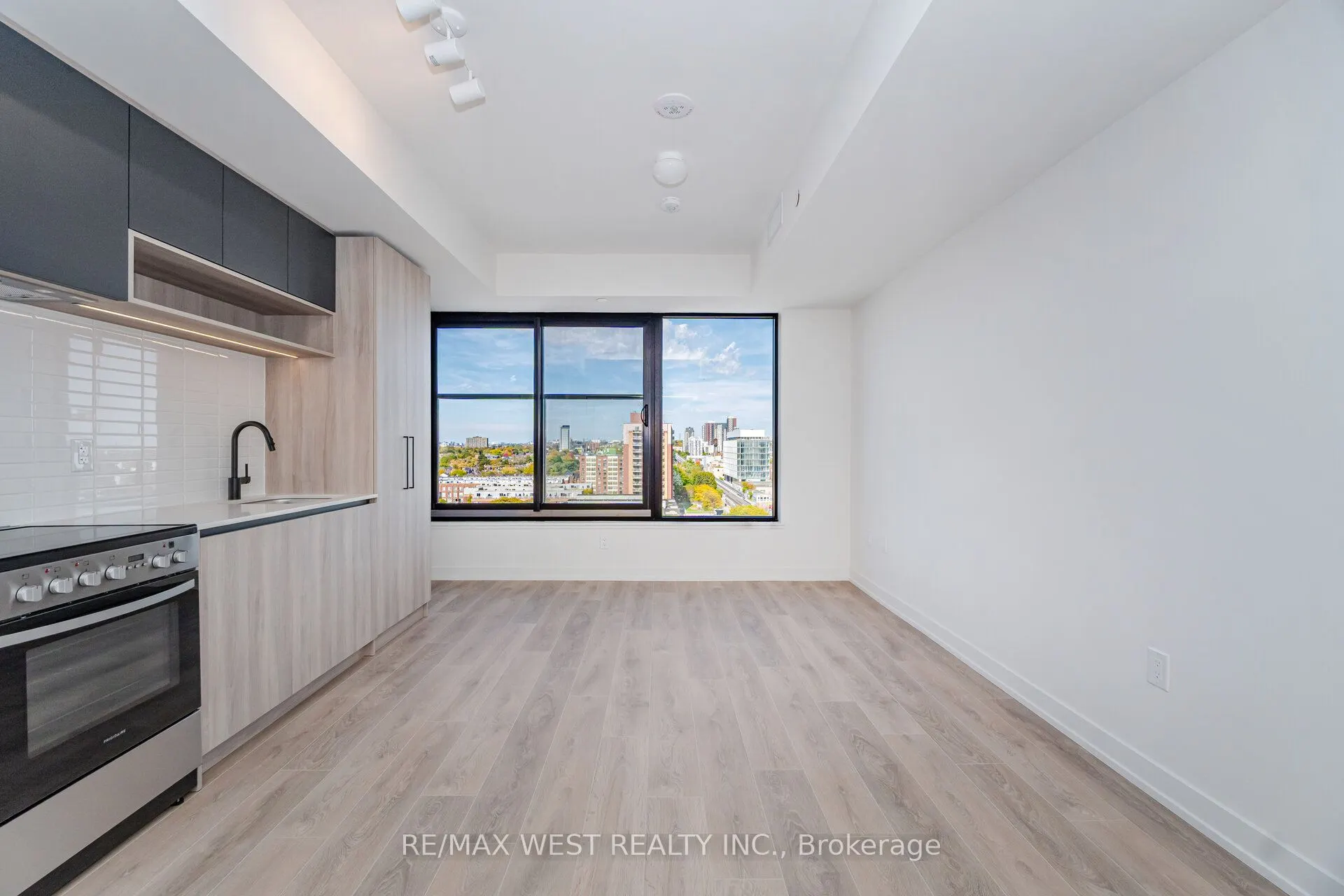 181 Sterling Road, #1113