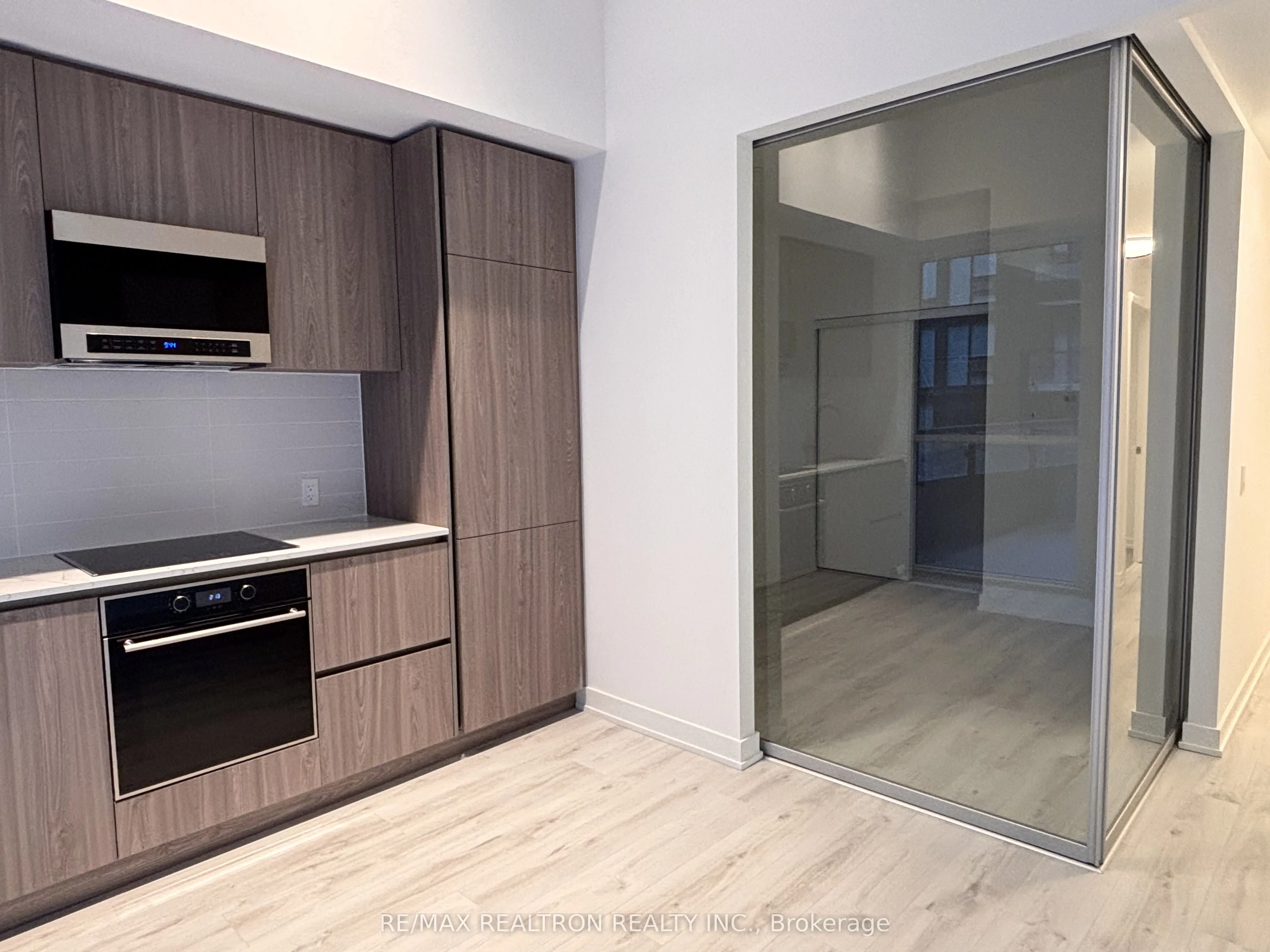 110 Broadway Avenue, #408