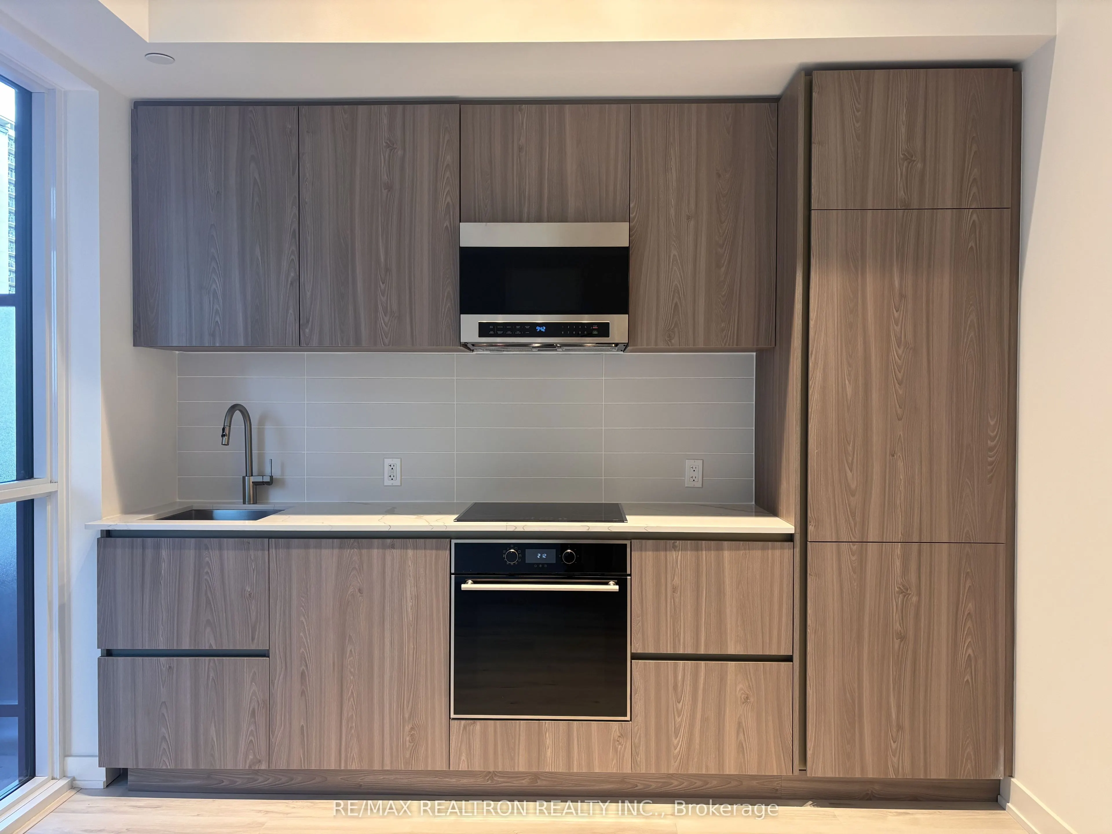 110 Broadway Avenue, #408