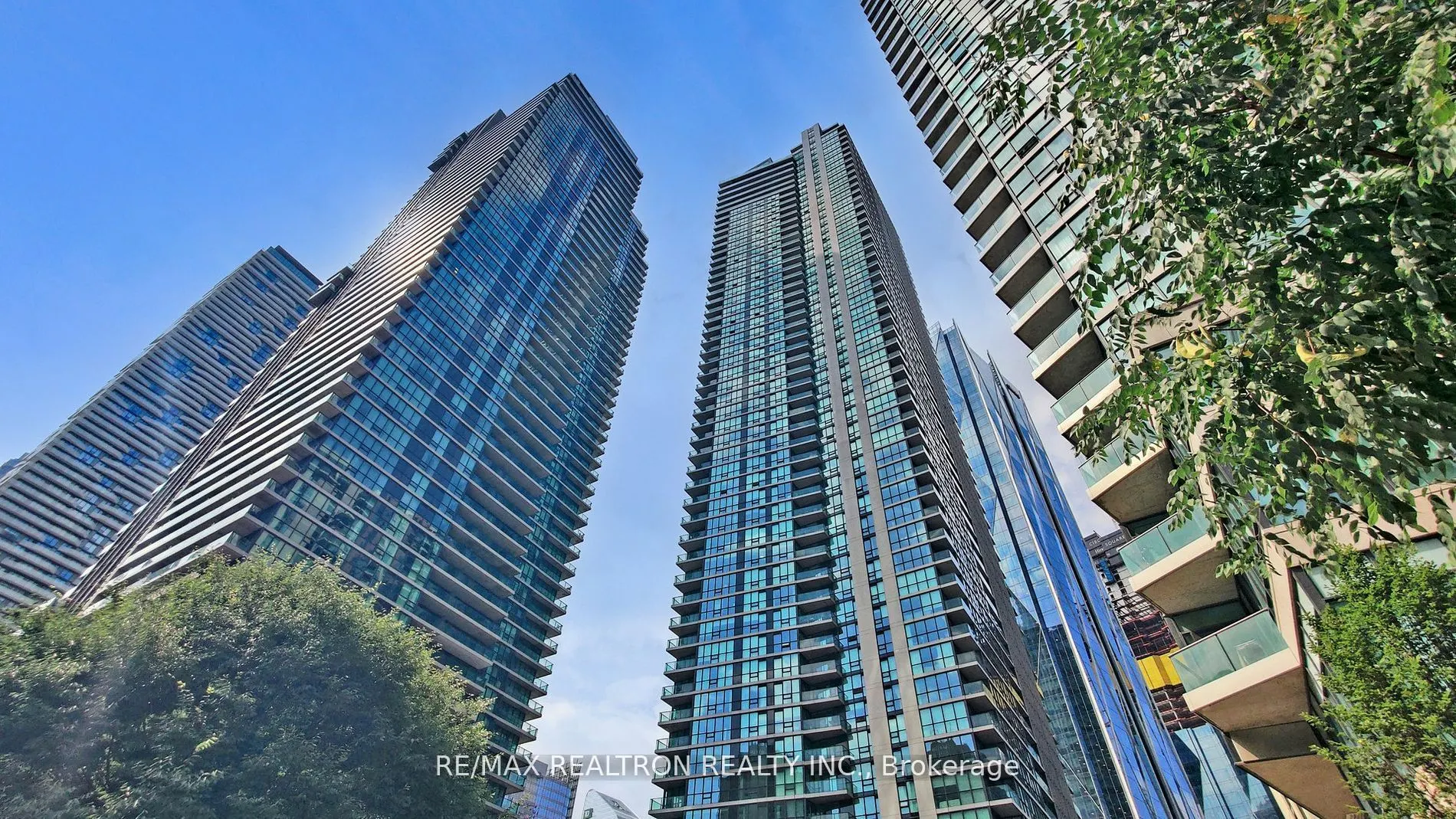 18 Harbour Street, #2104