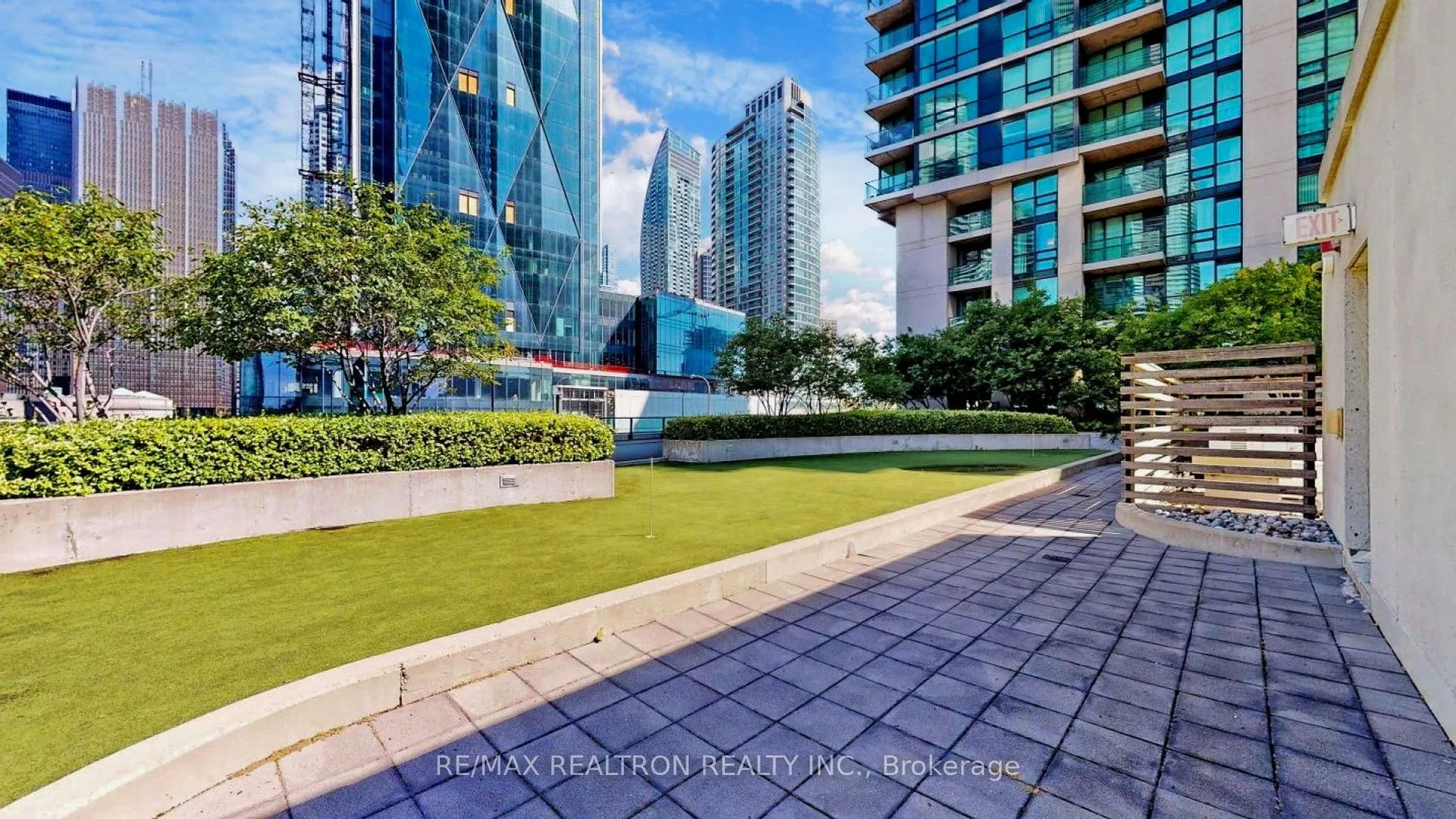 18 Harbour Street, #2104