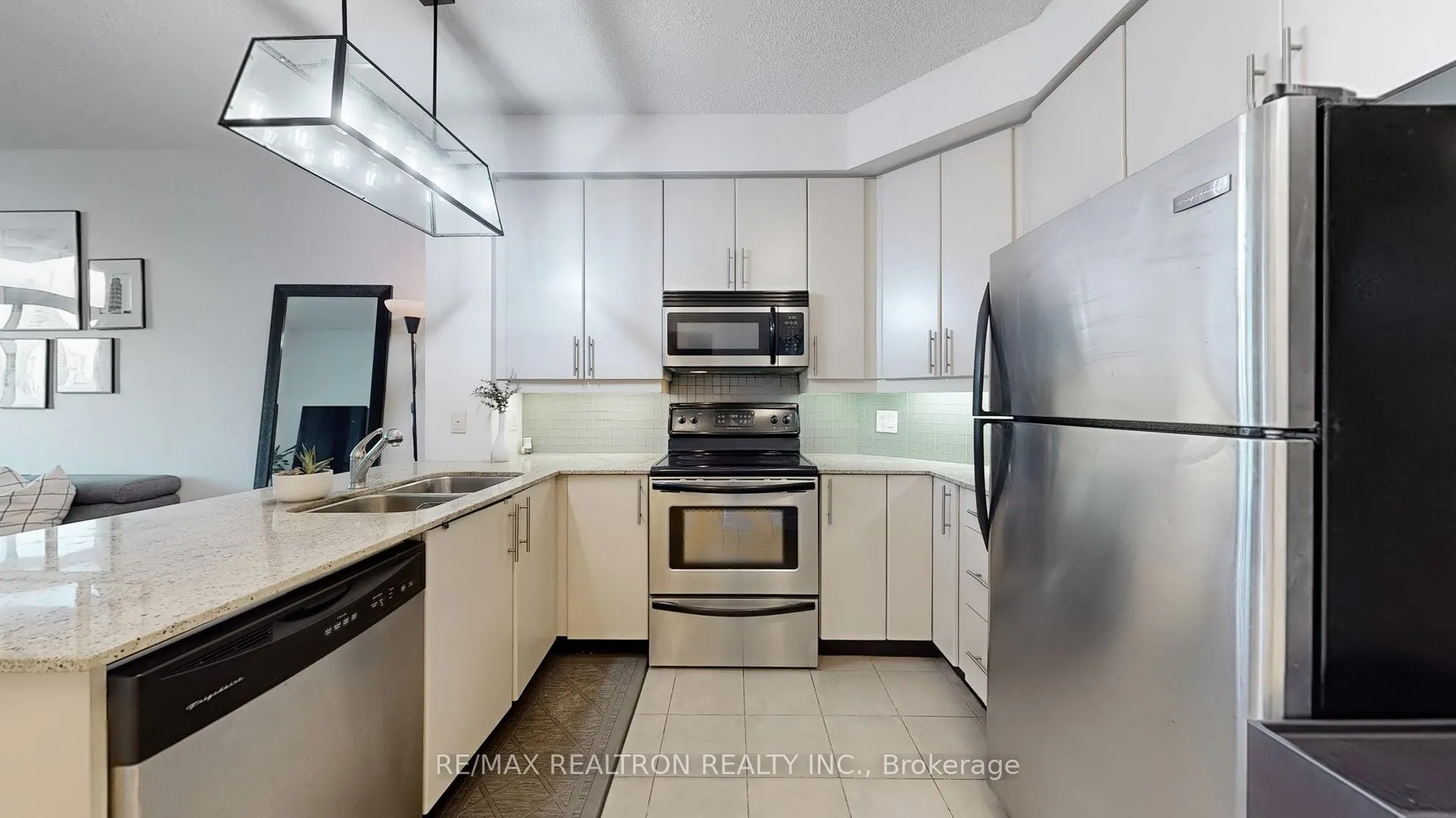 18 Harbour Street, #2104