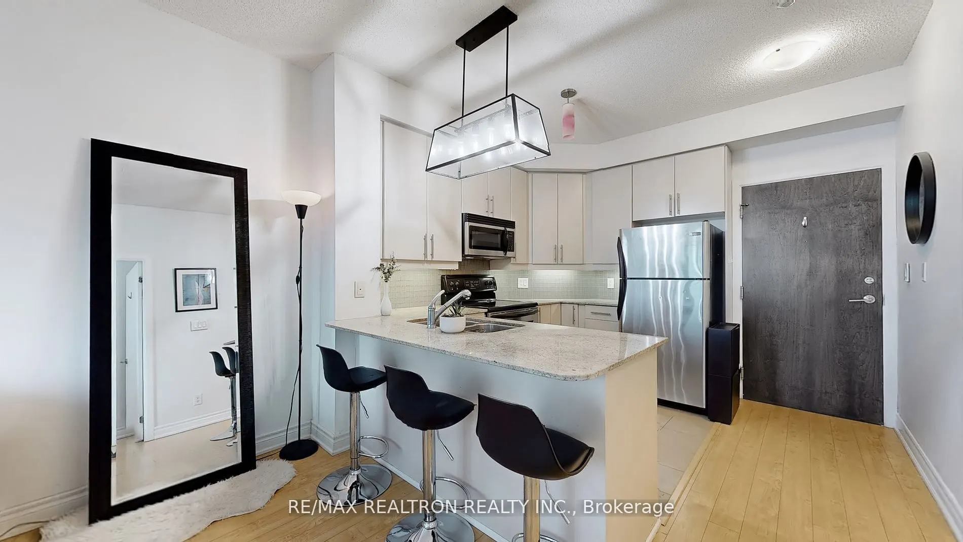 18 Harbour Street, #2104