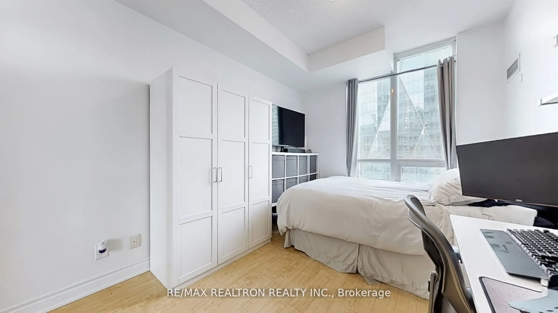 18 Harbour Street, #2104