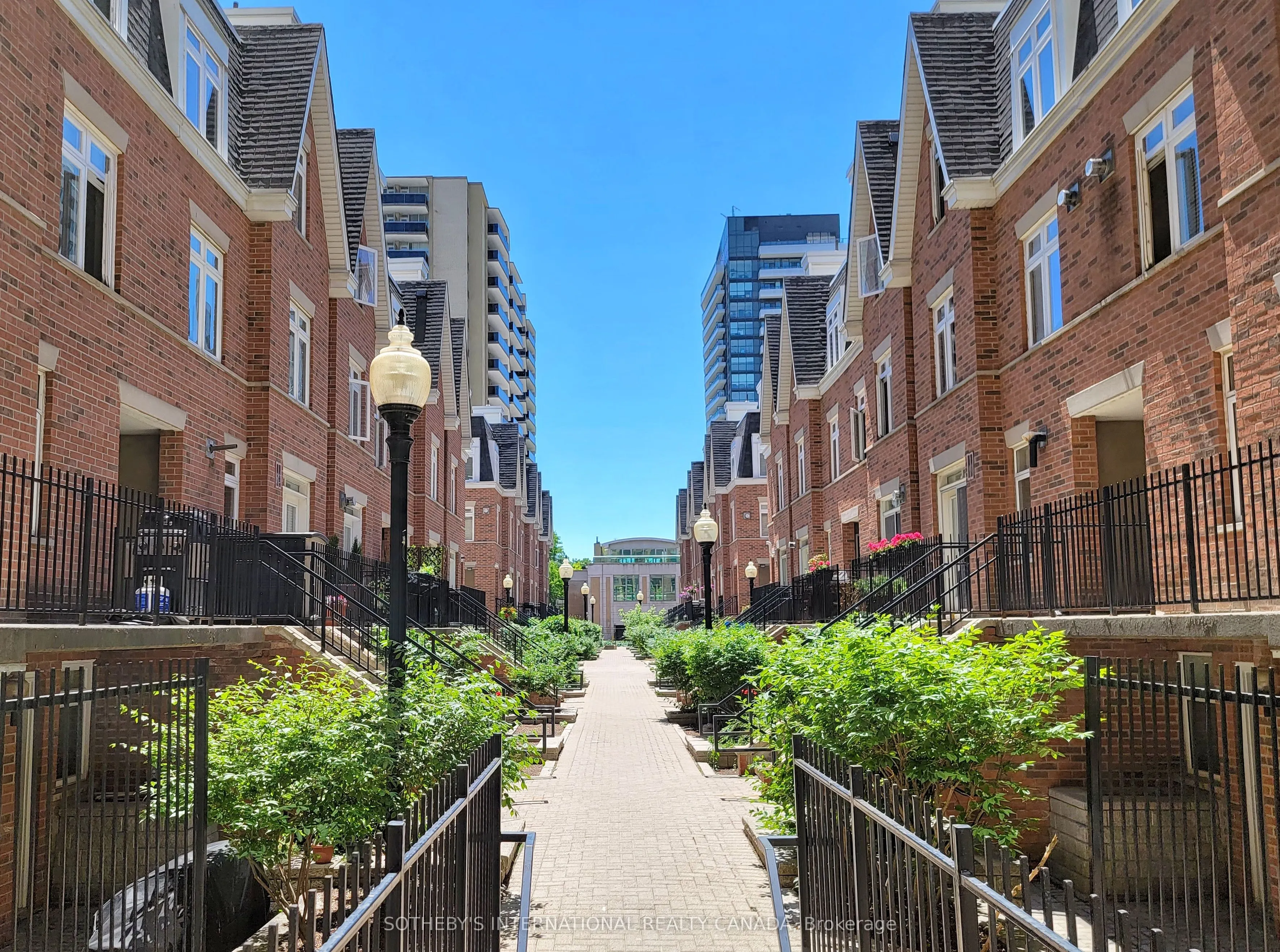 108 Redpath Avenue, #28