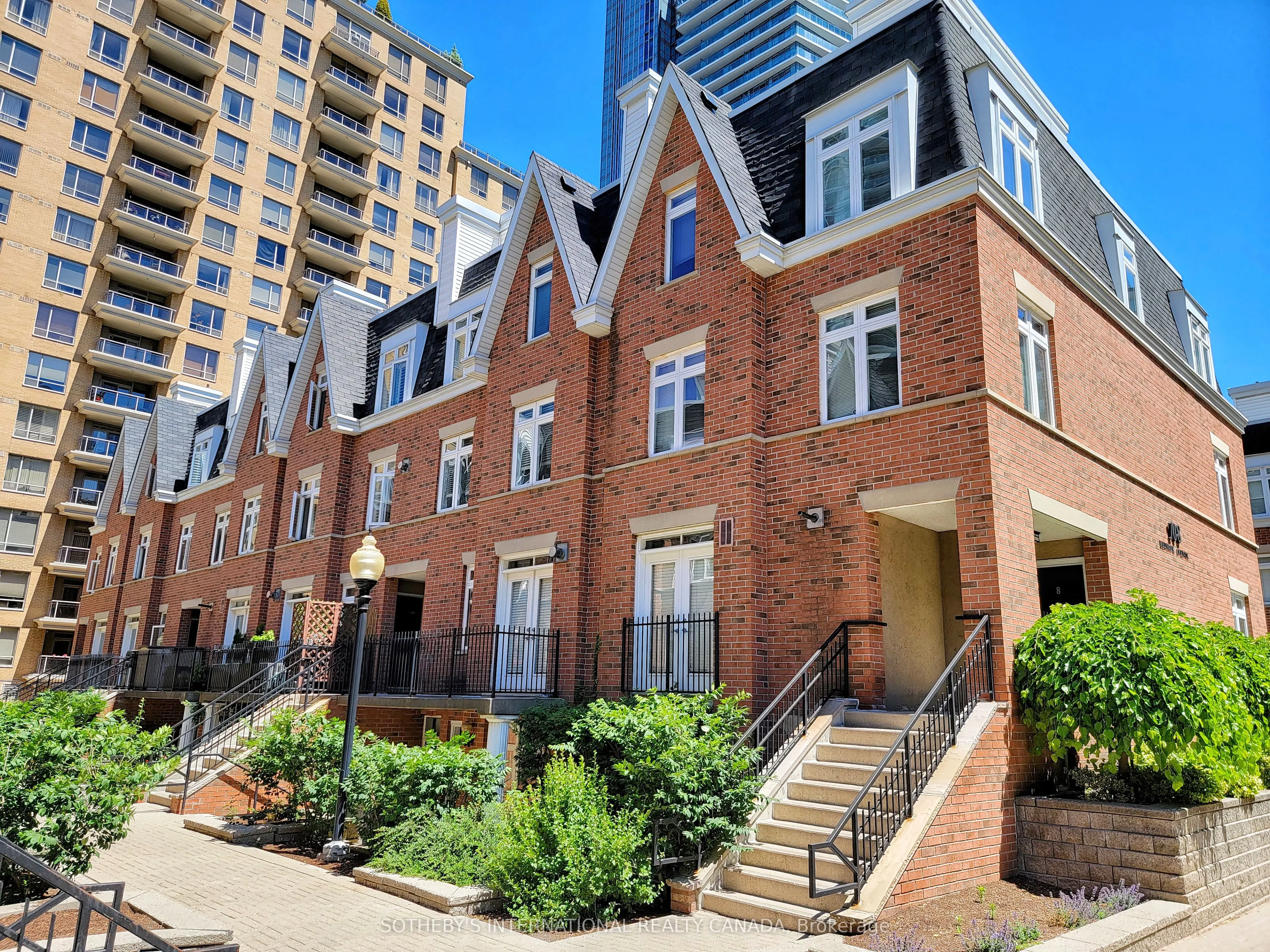 108 Redpath Avenue, #28