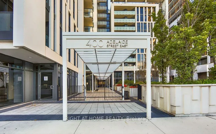 400 Adelaide Street E, #606