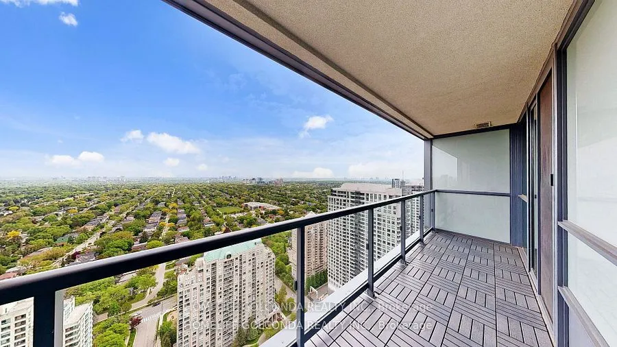 5168 Yonge Street, #LPH107