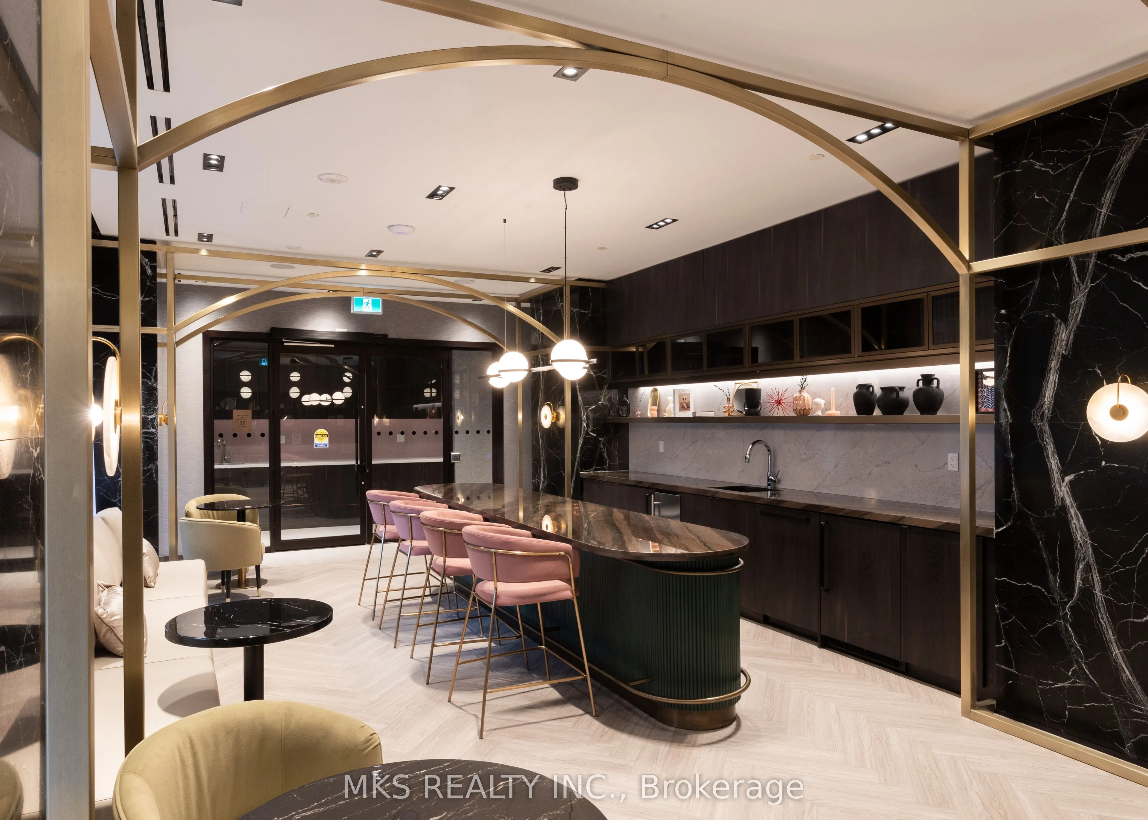 771 Yonge Street, #1210