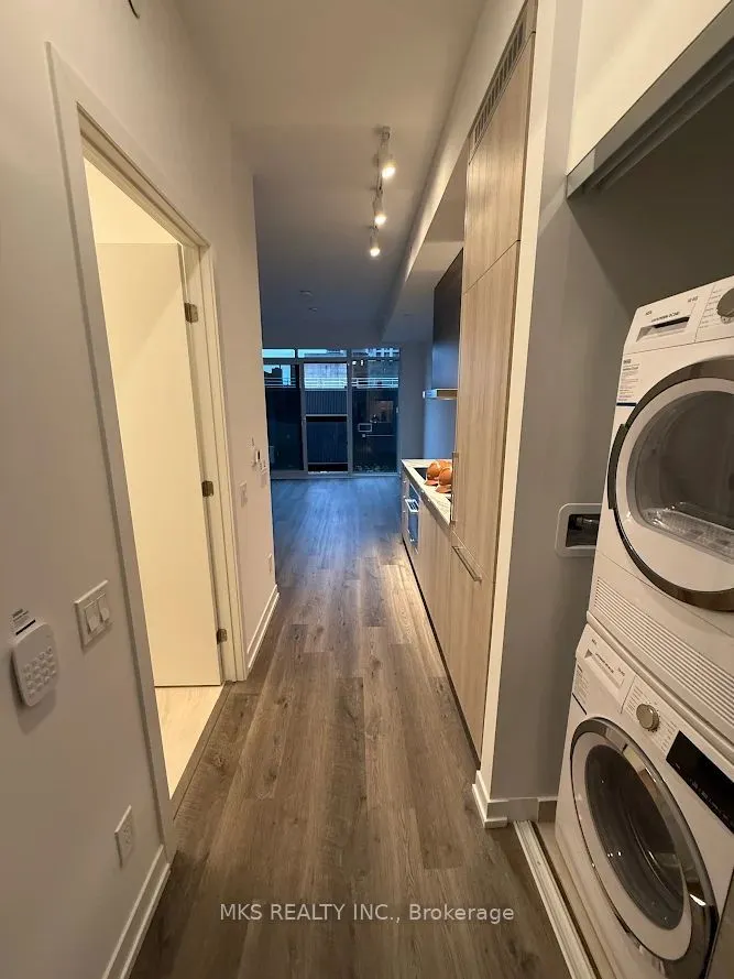 771 Yonge Street, #1210