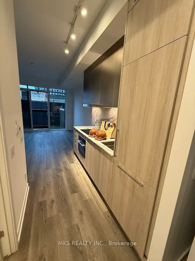 771 Yonge Street, #1210