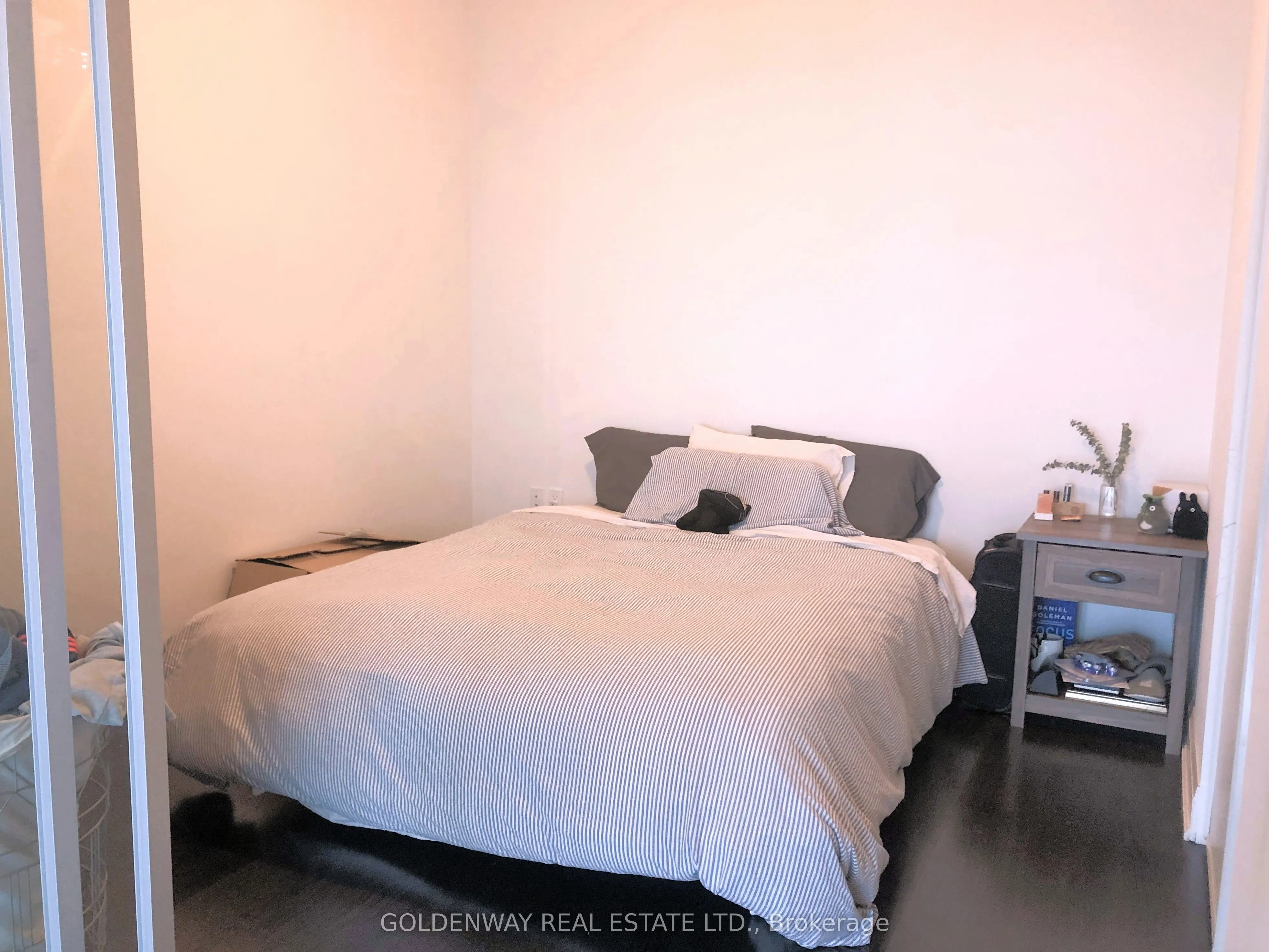 160 Vanderhoof Avenue, #1207