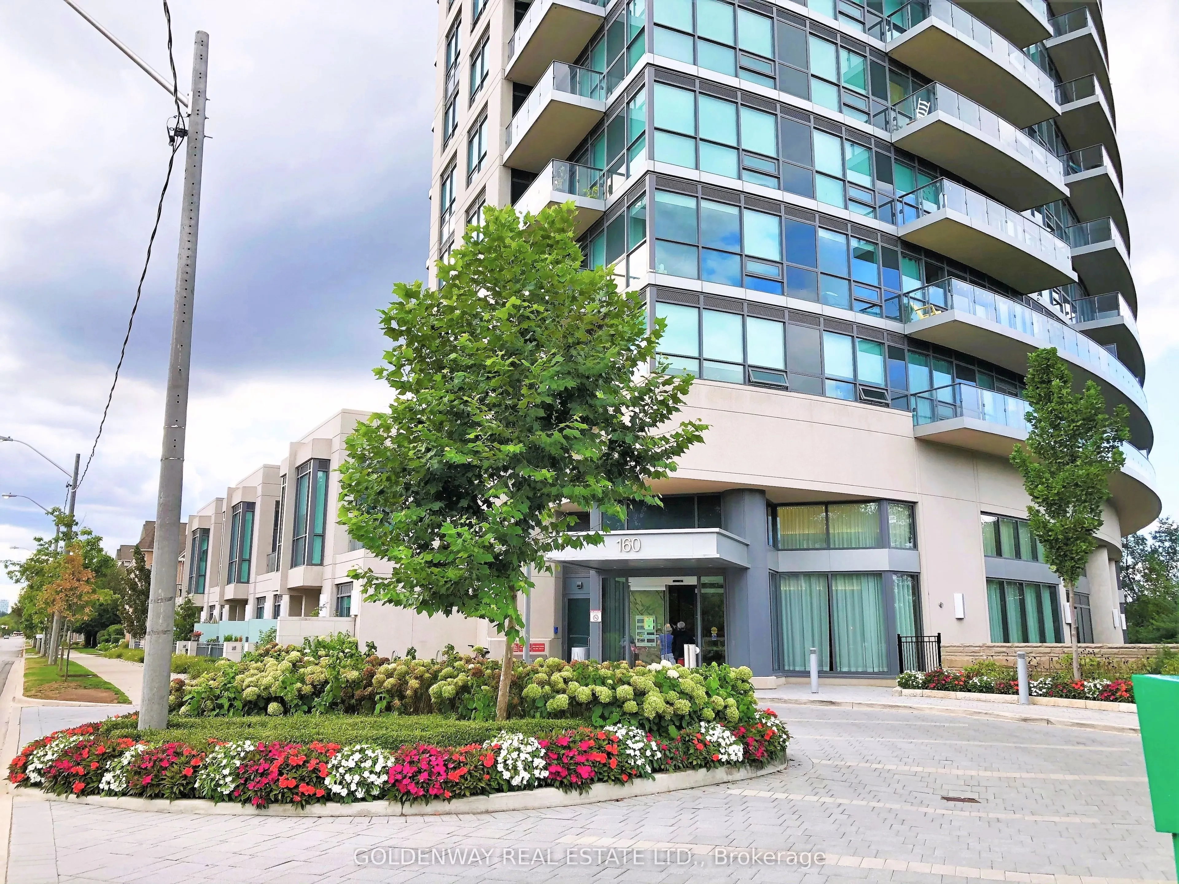 160 Vanderhoof Avenue, #1207