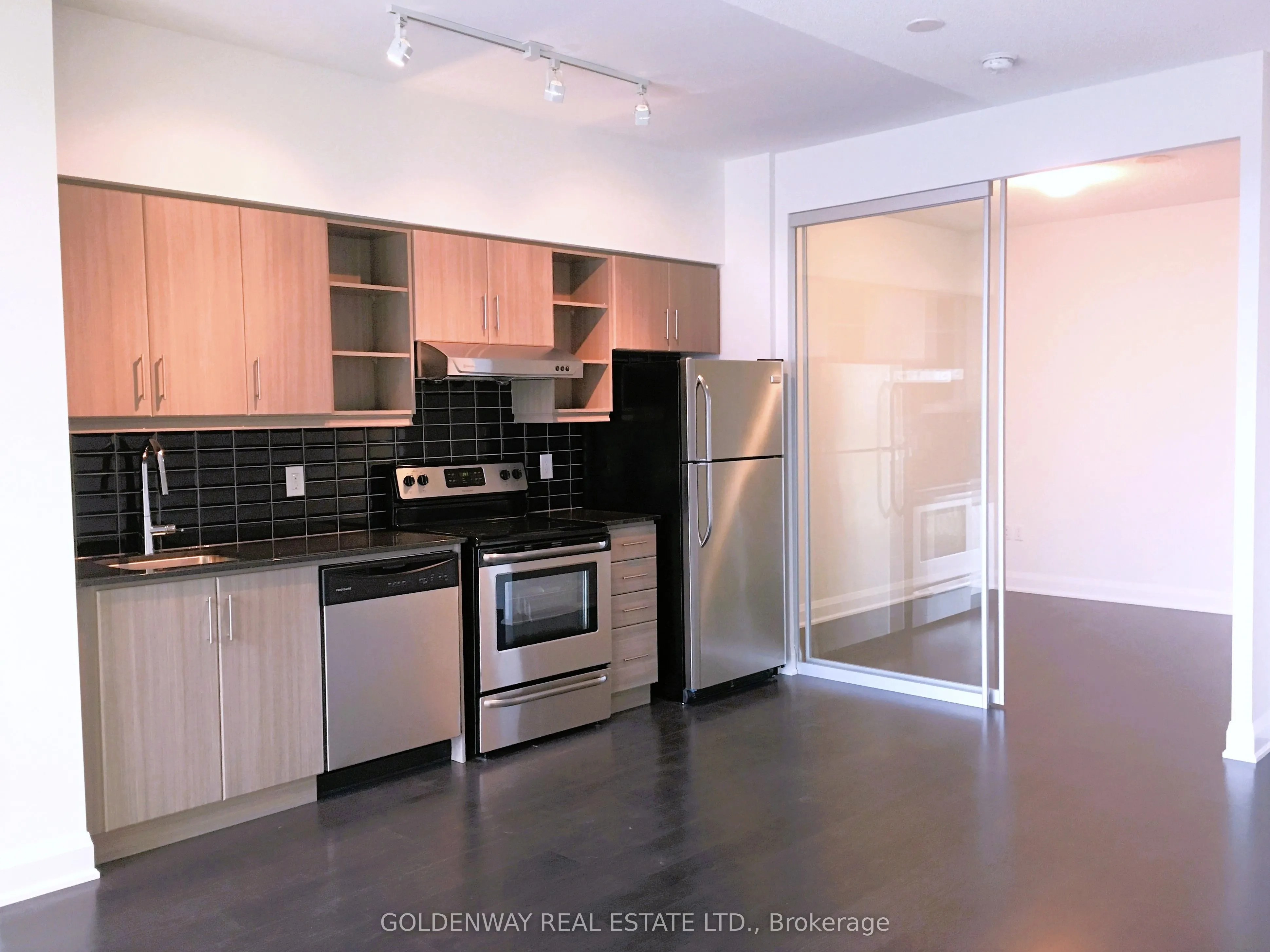 160 Vanderhoof Avenue, #1207