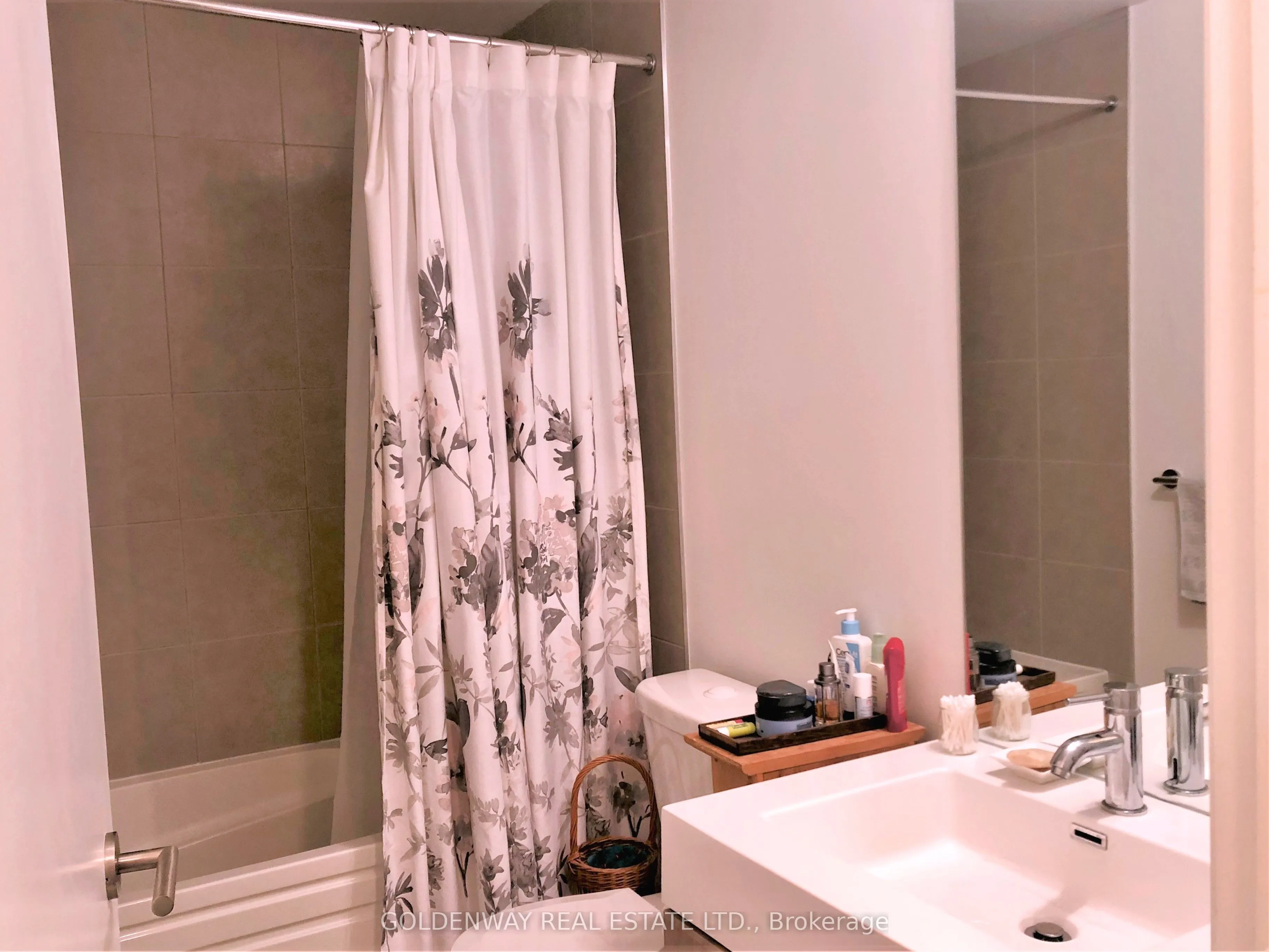 160 Vanderhoof Avenue, #1207