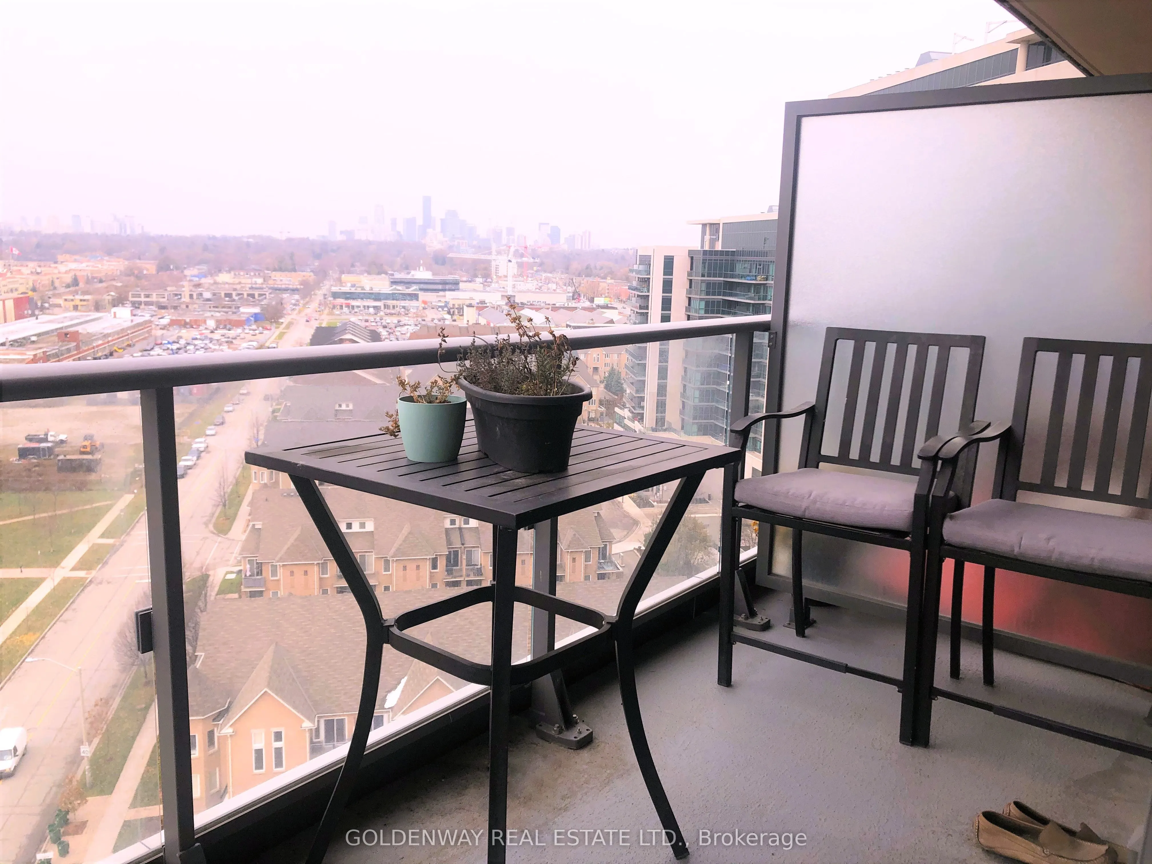 160 Vanderhoof Avenue, #1207