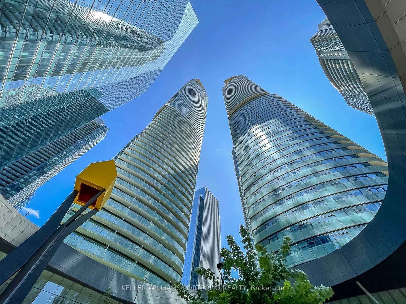 12 York Street, #4205