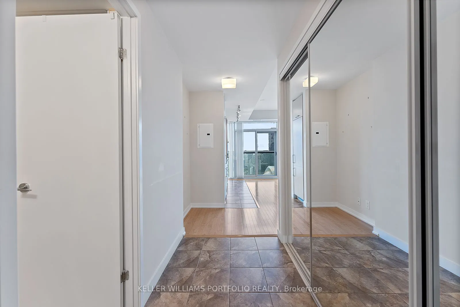 12 York Street, #4205